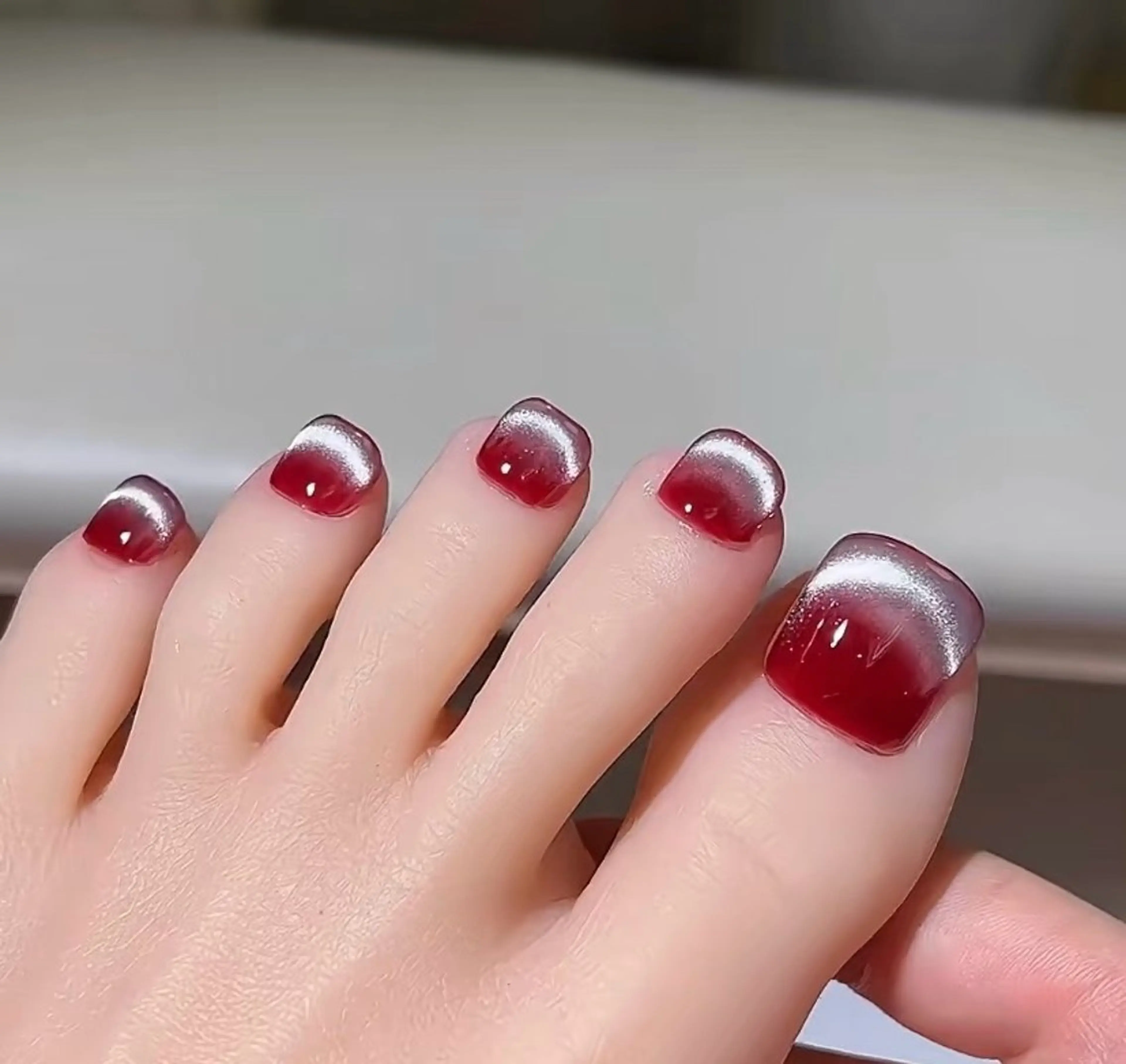 ネイル 長さ出し フットネイル フレンチネイル ジェルネイル ガーリー フットネイル NYネイルサロン 千葉中央店所属・NYネイルサロン 千葉中央店のネイルデザイン