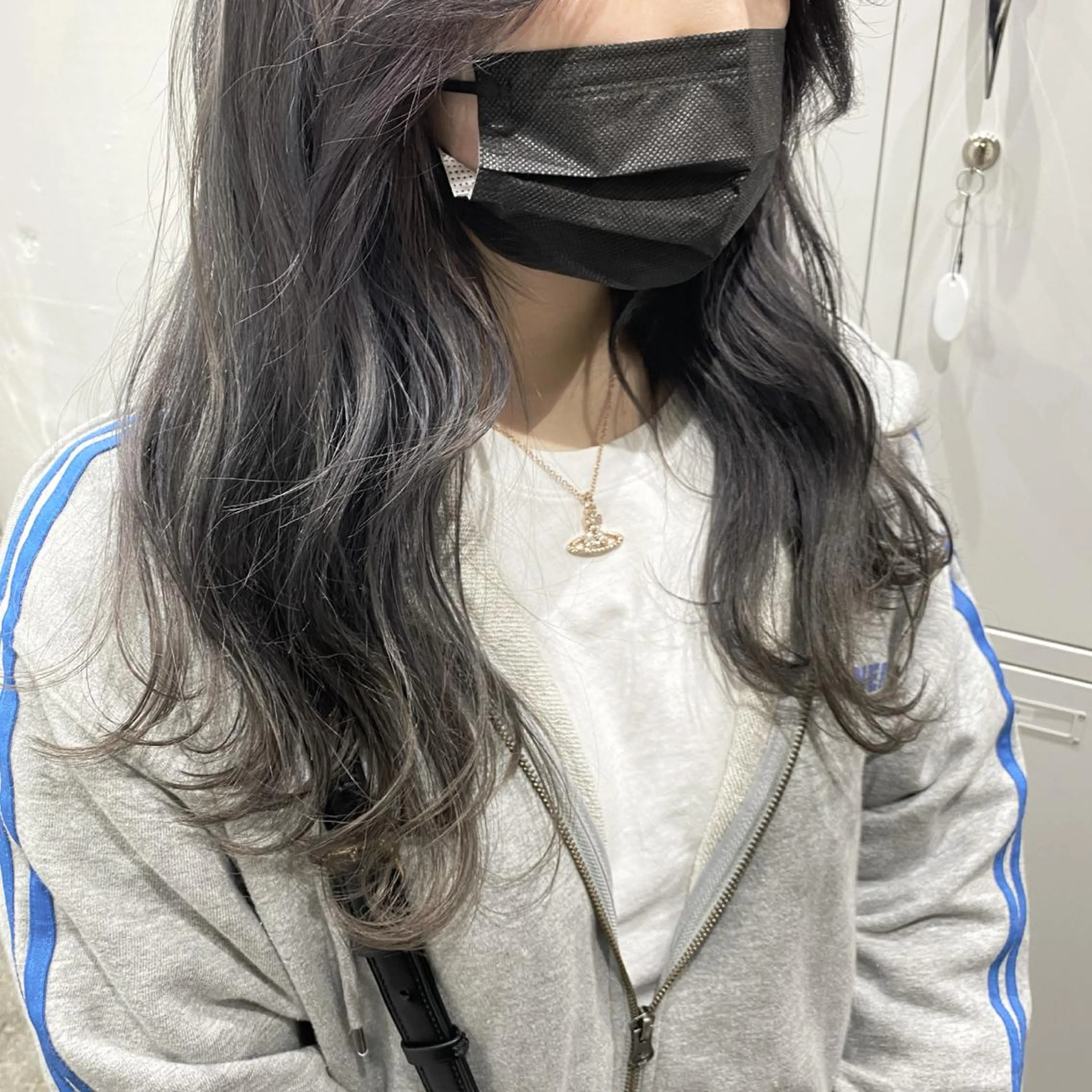 セミロング カラー ラベンダーカラー シルバー ヘアカラー トリートメント ヘッドスパ ヘアセット kai .のヘアスタイル
