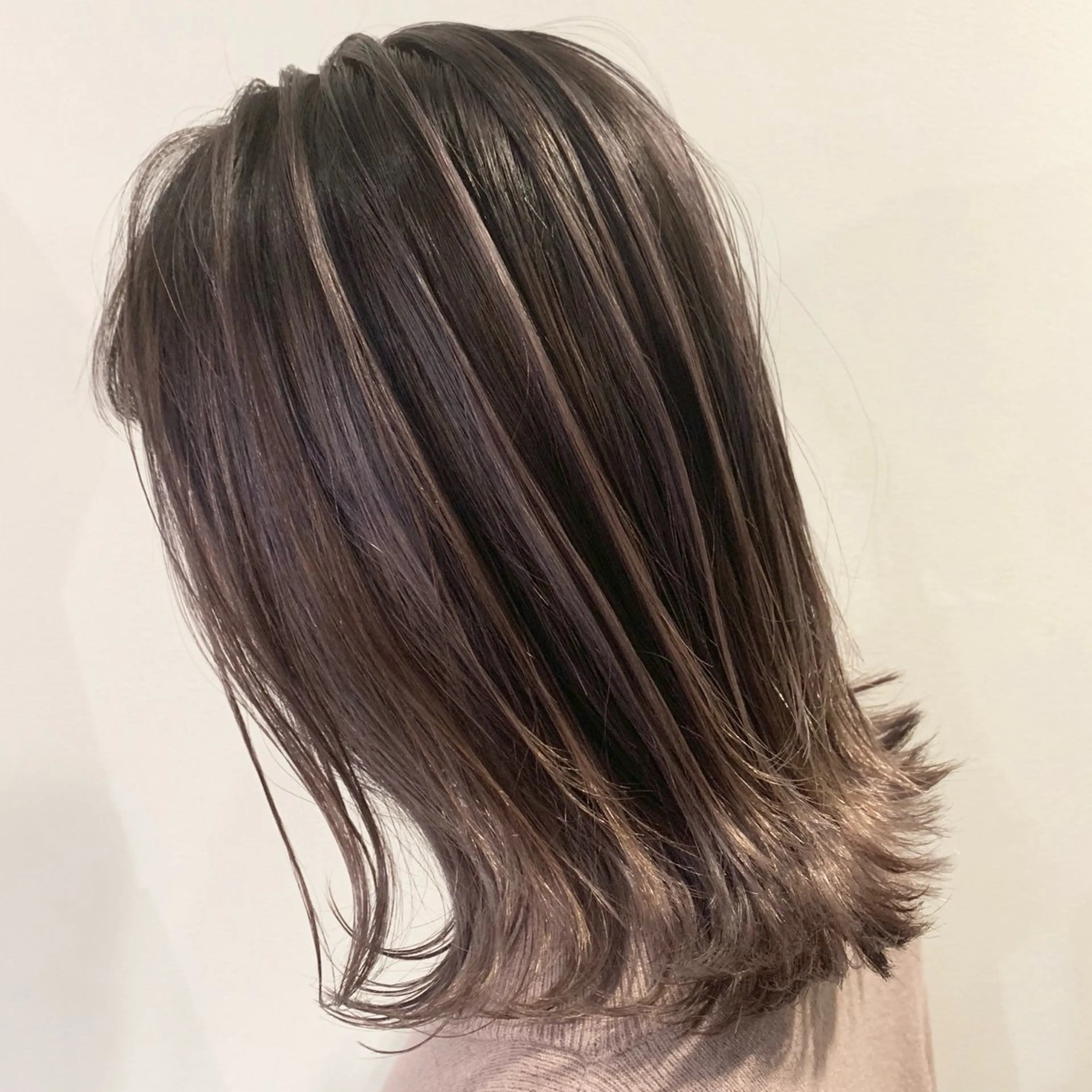 カラー eat所属・市妙 瑠基のヘアスタイル