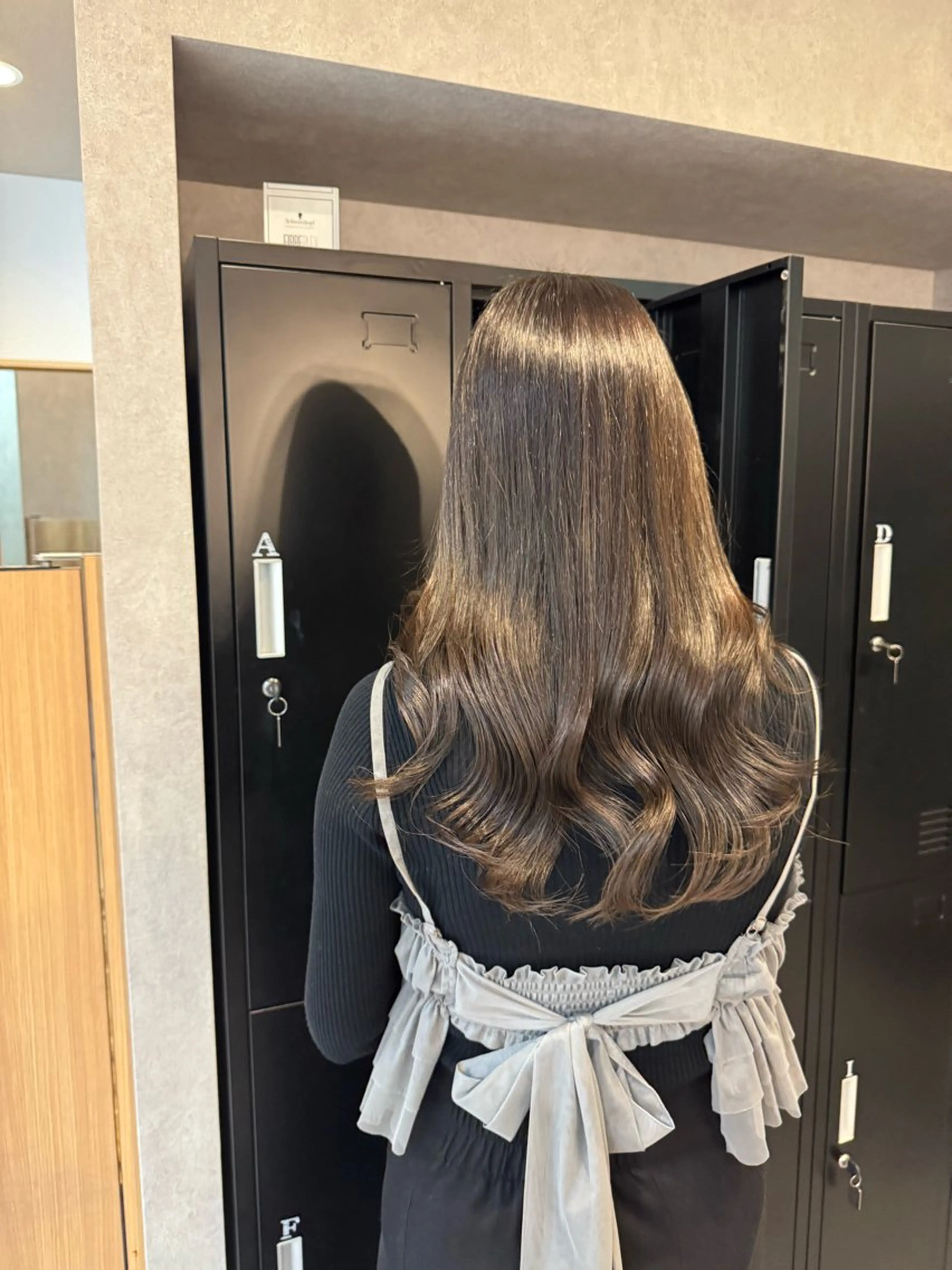 ロング カラー グレージュ ヘアカラー 三浦 里奈のヘアスタイル