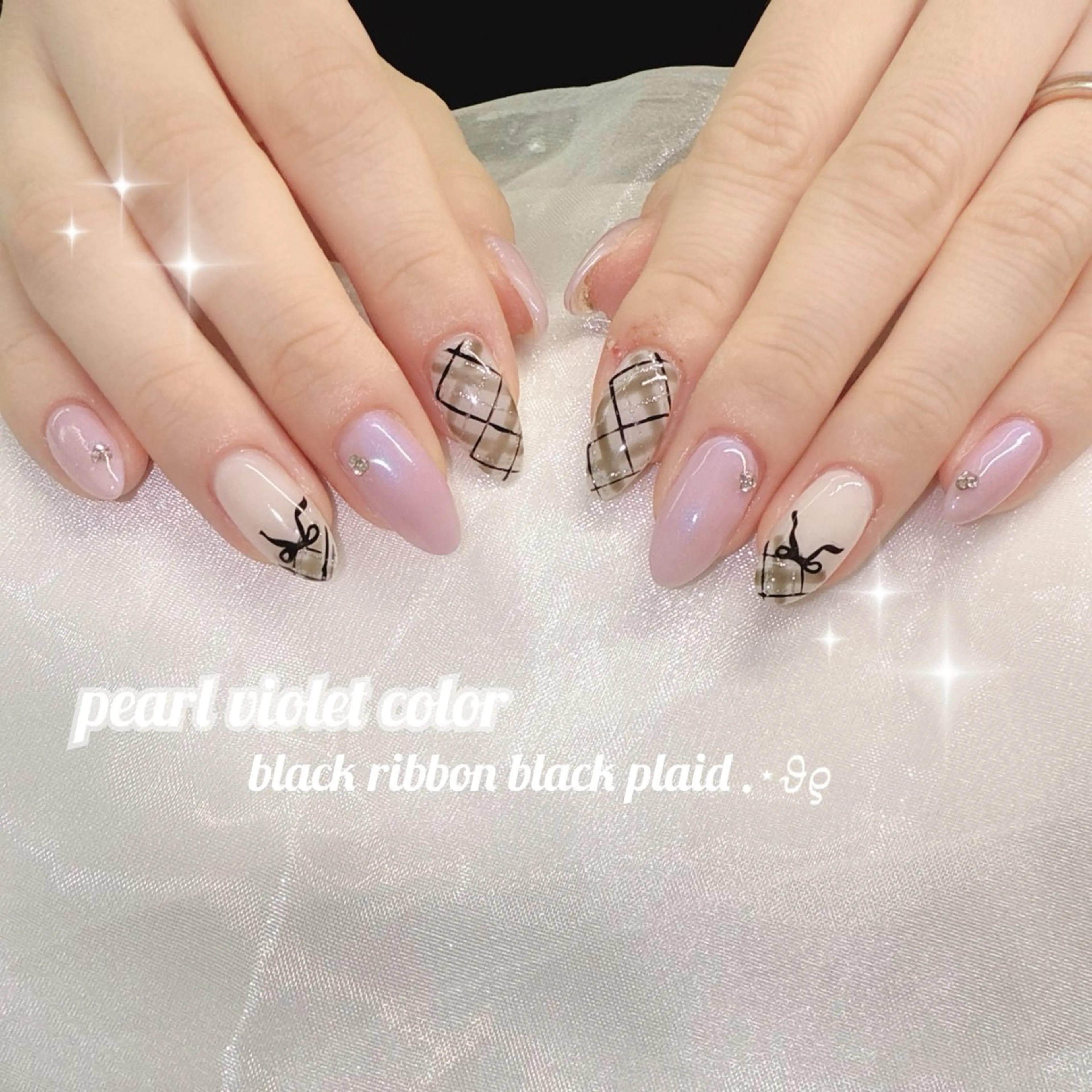 ネイル ジェルネイル 氷ネイル・うるうるネイル 韓国ネイル ニュアンスネイル オフィスネイル ちゅるんネイル🩵 miyuのネイルデザイン