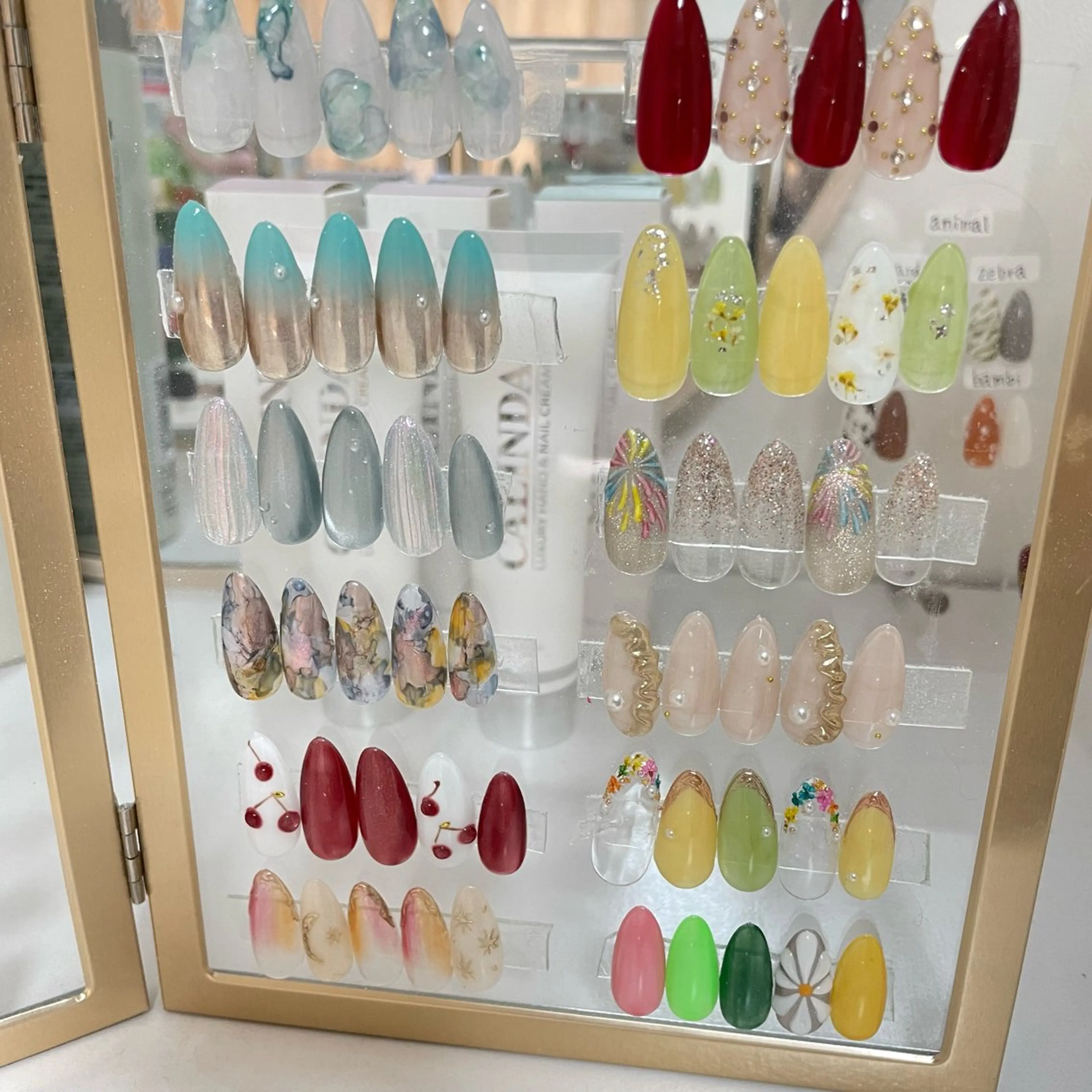 スタンドコース💅✨色・配置の変更可能です。※オフ＆ケア込みの写真
