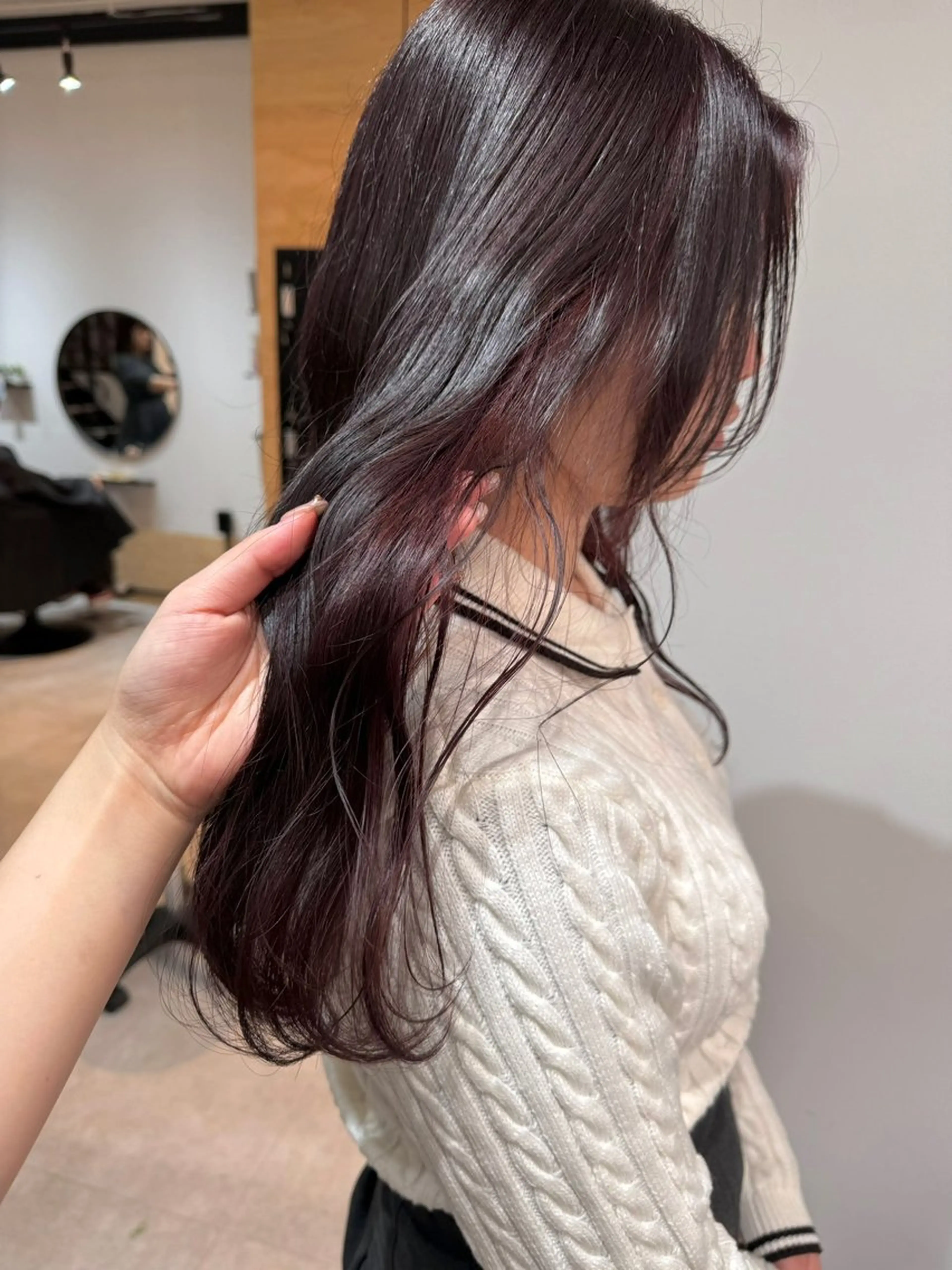 ロング ヘアカラー トリートメント Juri 暖色/ツヤ感カラーのヘアスタイル
