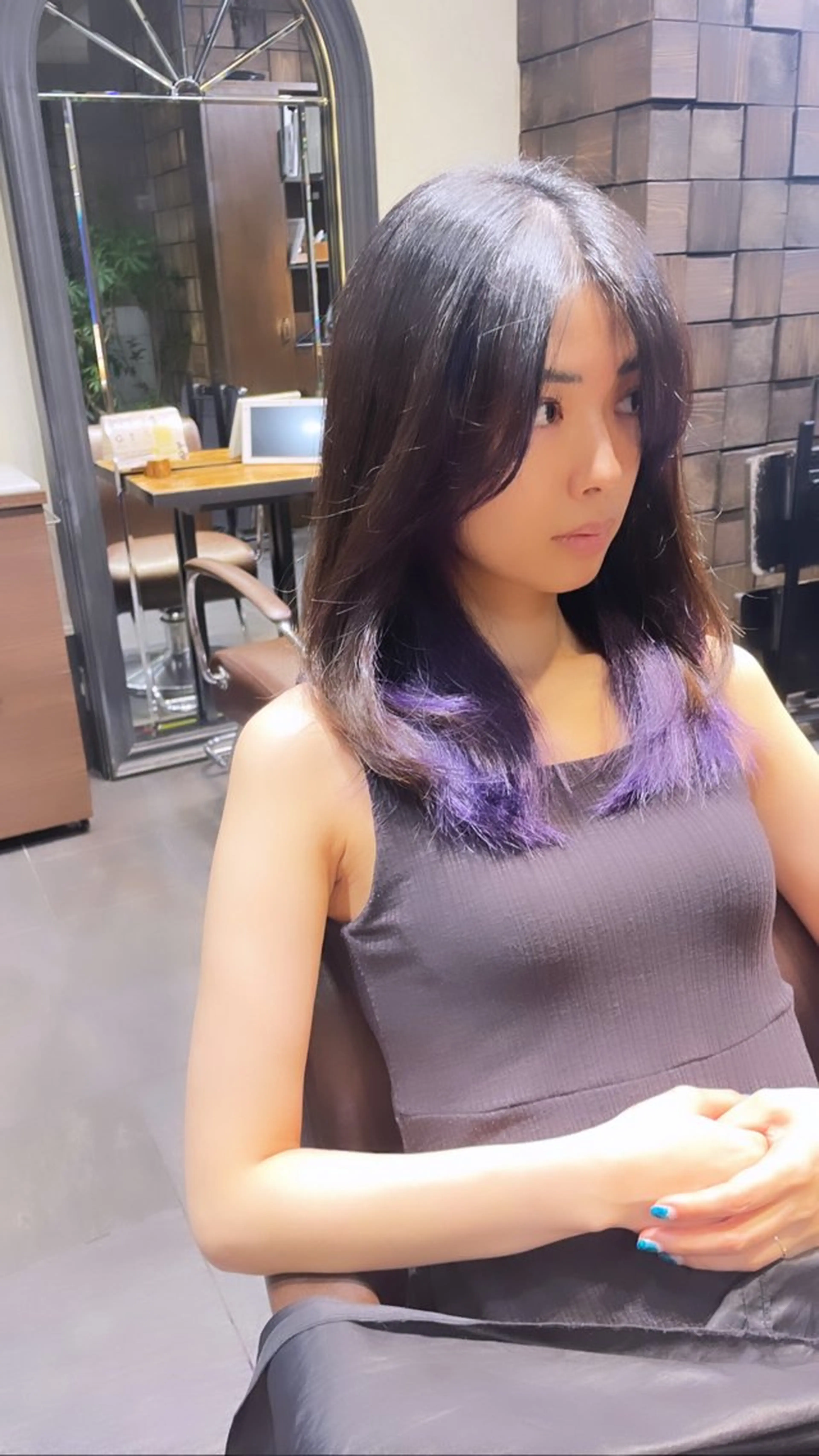 ミディアム カラー ブリーチ＆縮毛矯正 🧸ともき🧸のヘアスタイル