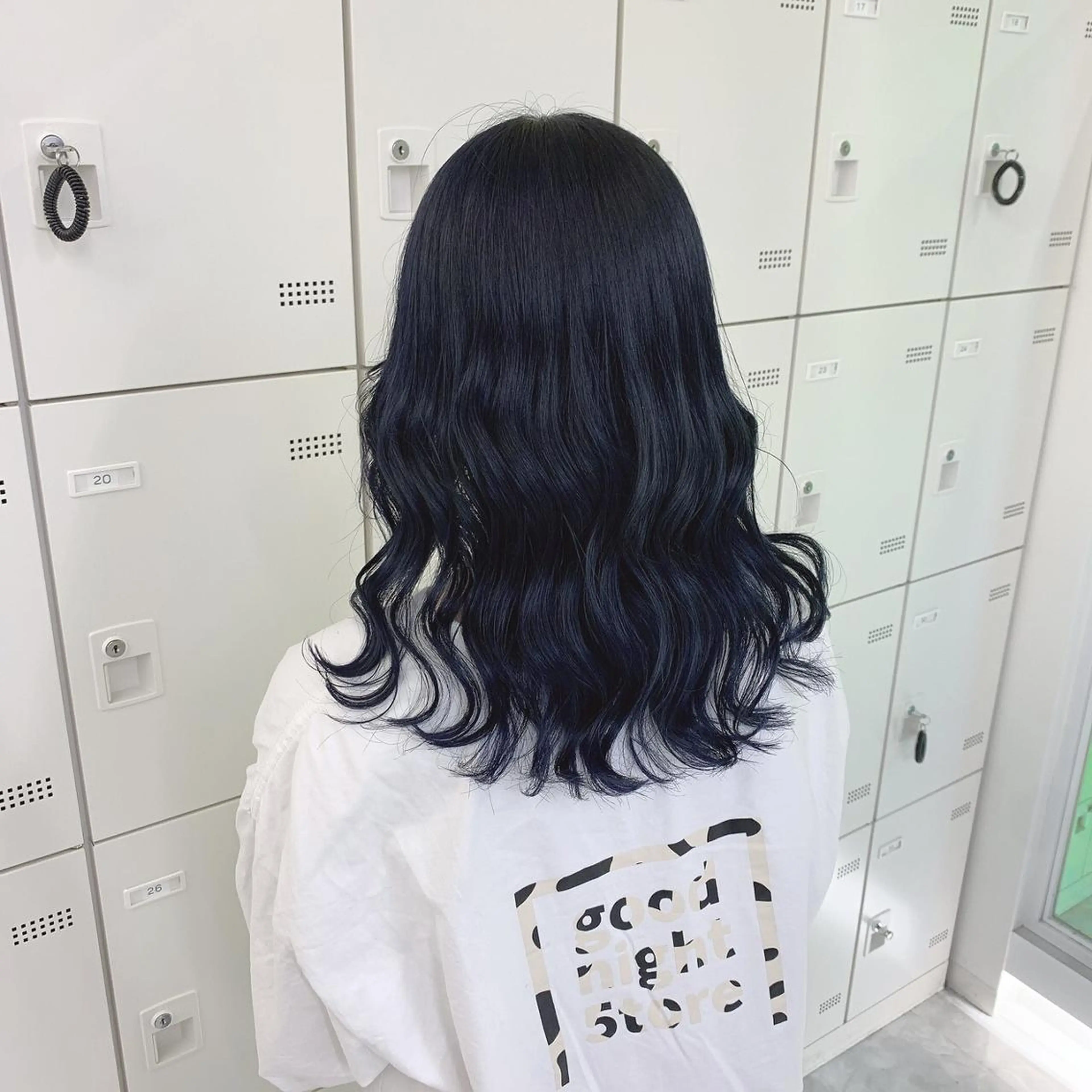 ミディアム 🤍韓国寒色カラー 🤍MADOKAのヘアスタイル
