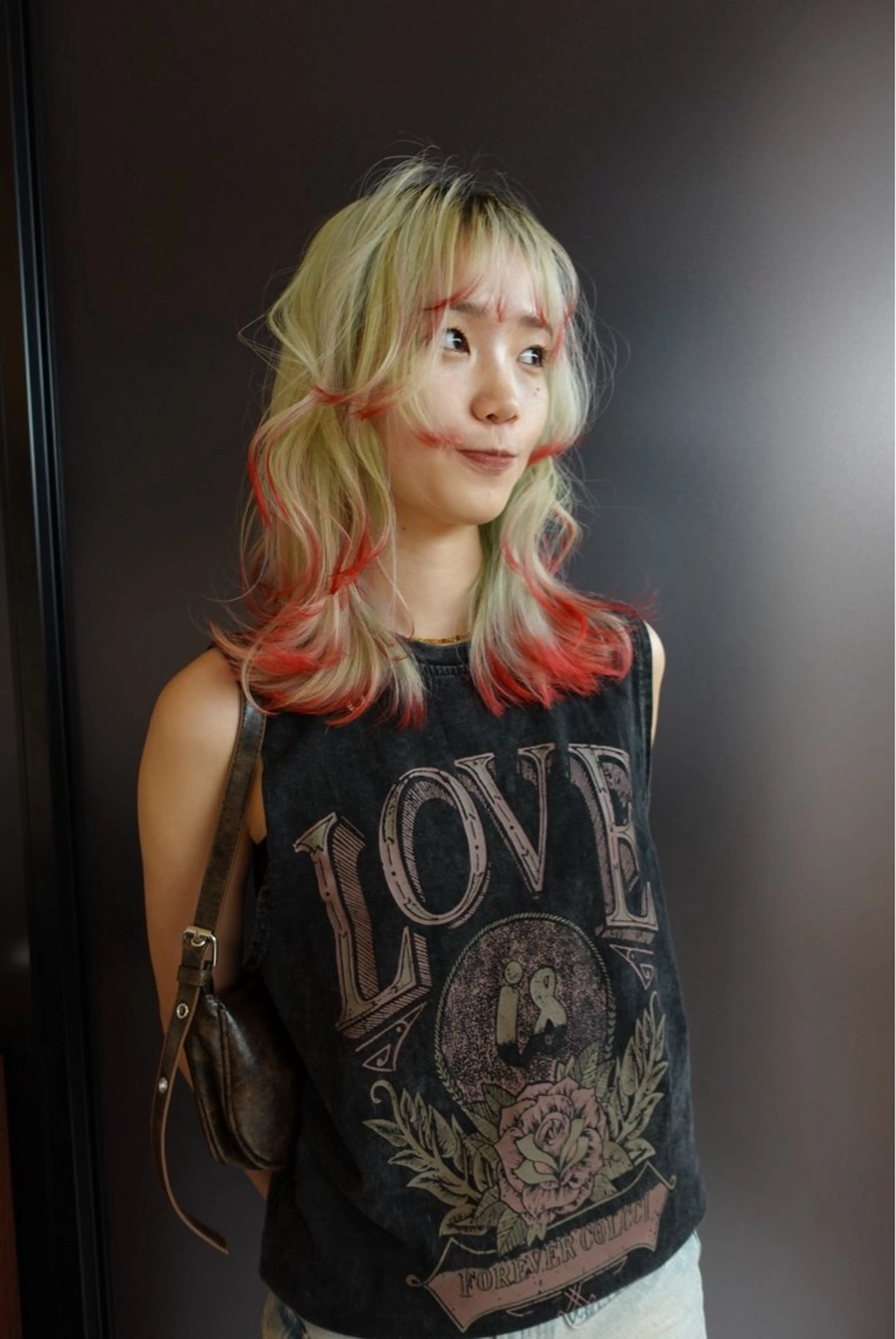 ミディアム カラー ニュアンスレイヤー ハイトーンカラーのヘアスタイル