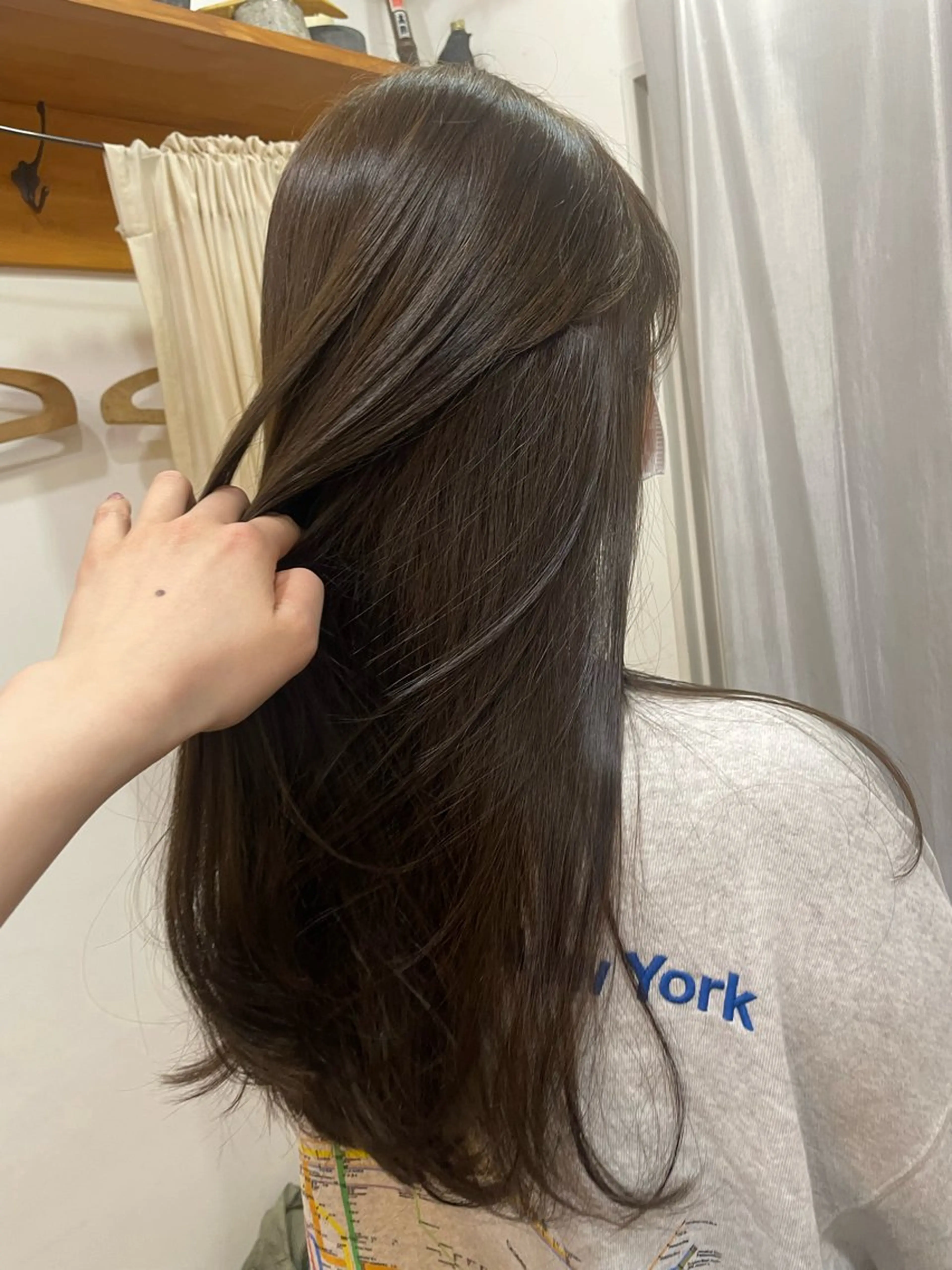 ロング カラー 透明感カラー ロング トリートメント momoka ［pejite]のヘアスタイル