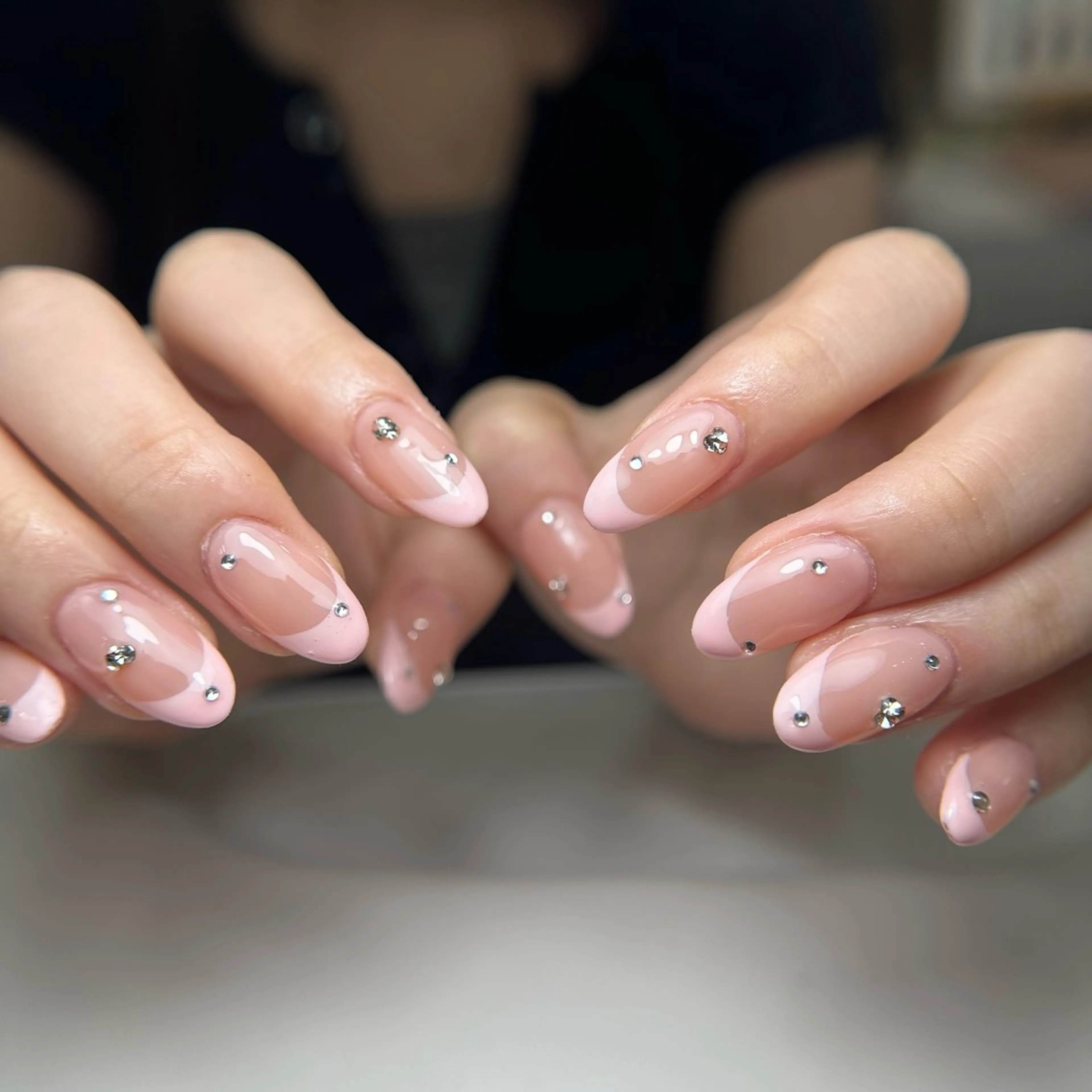 ネイル フレンチネイル グラデーション 韓国ネイル マグネットネイル シンプルネイル ハンドネイル CoMo Nail Studio所属・CoMo Nailのネイルデザイン