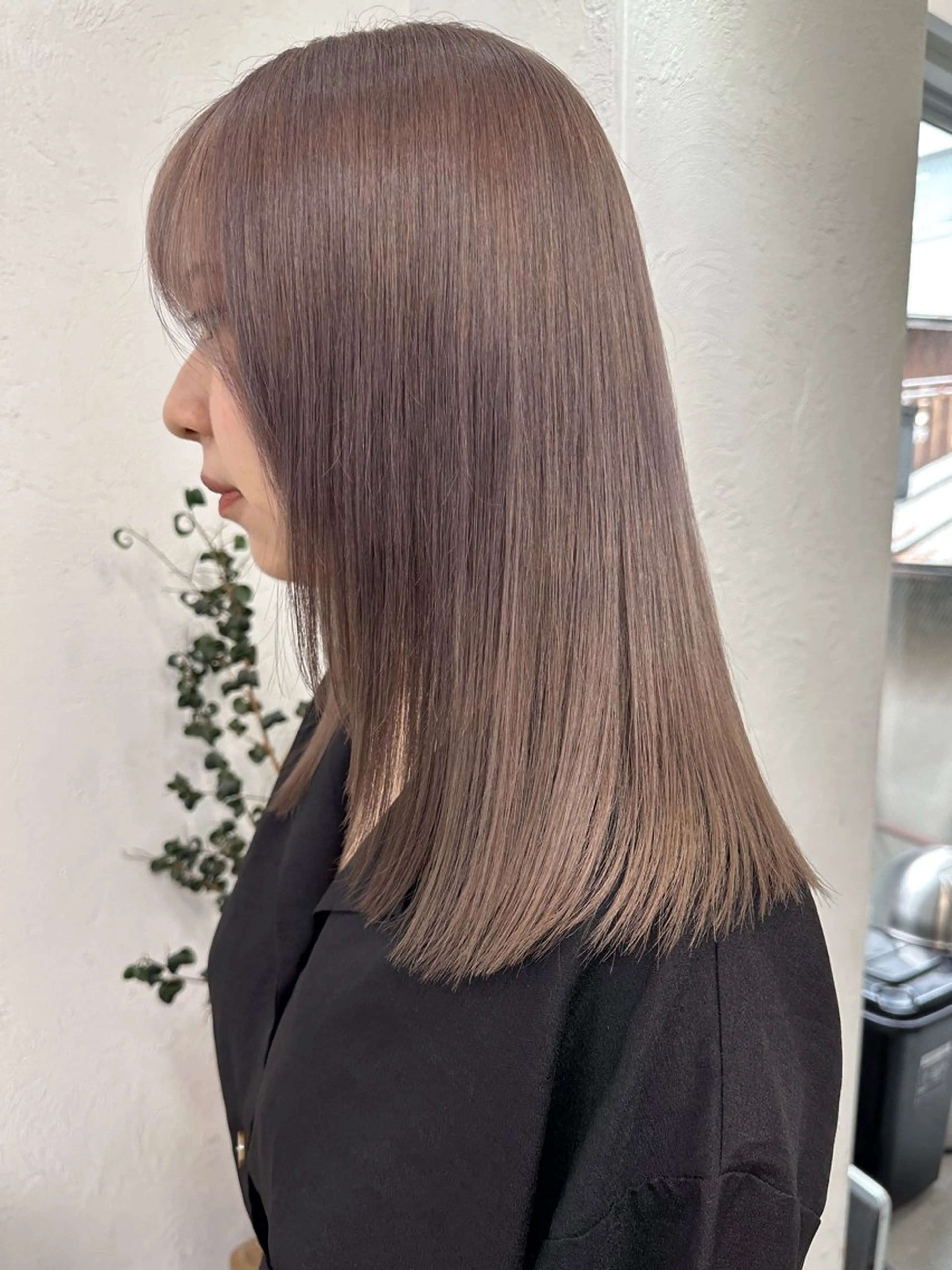 セミロング カラー グレージュ ラベンダーカラー ラベンダーグレージュ ラベンダーグレー カット ヘアカラー トリートメント ブリーチダブルカラー 【koide】のヘアスタイル