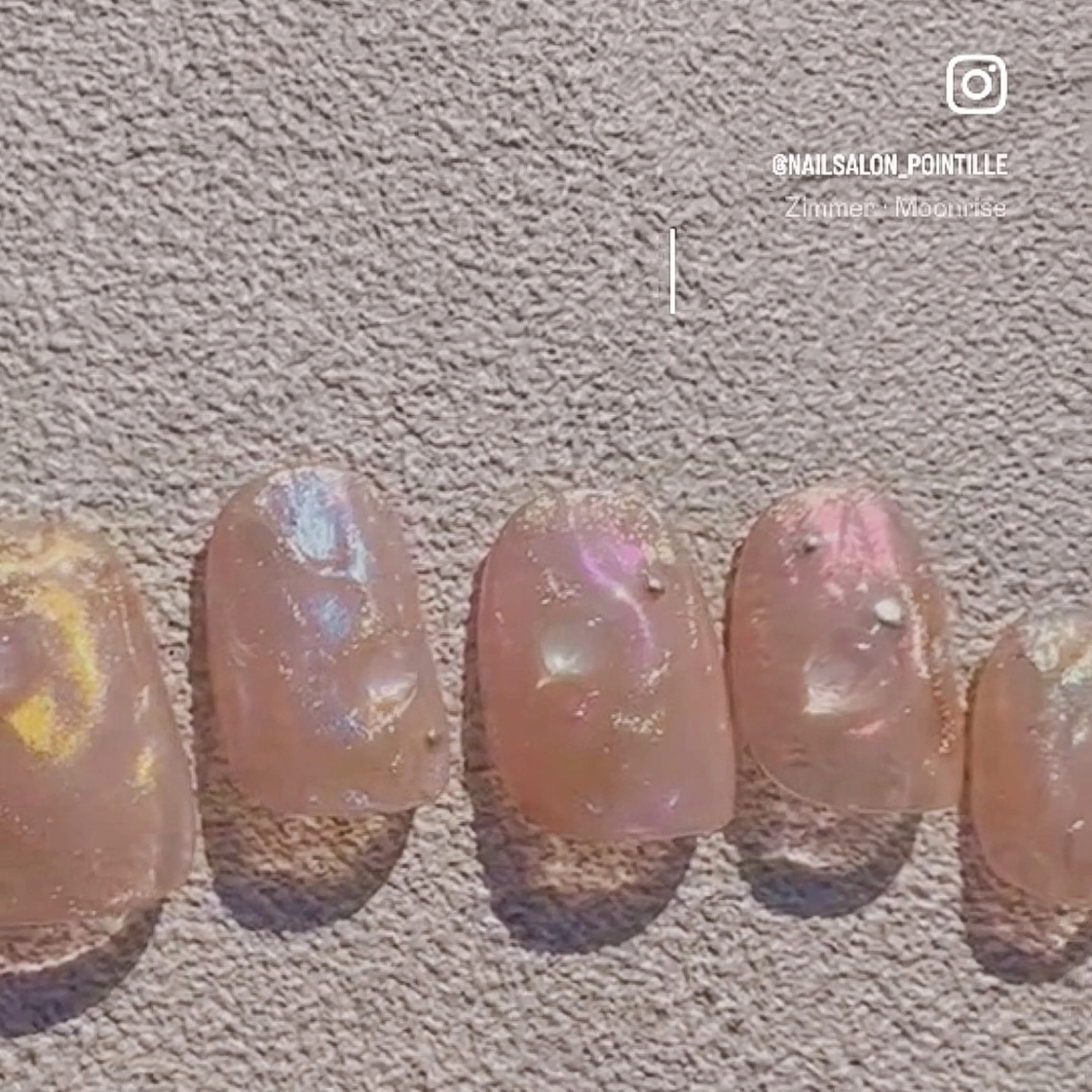 ネイル オーロラネイル ミラーネイル ニュアンスネイル シルバー ハンドネイル pointillé .ayaのネイルデザイン