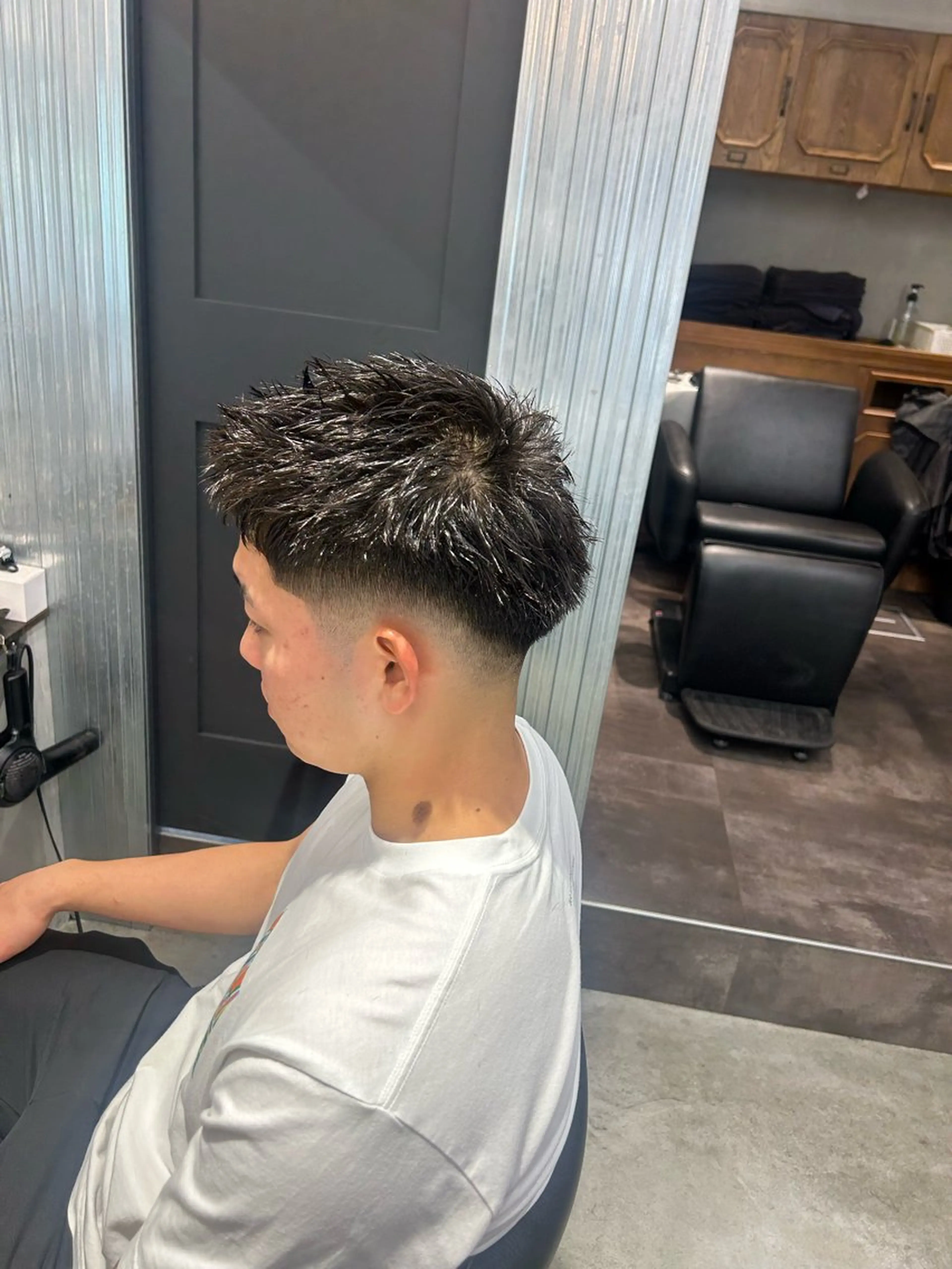 ショート カット 【明大前フェード/ メンズパーマ/岳】のヘアスタイル