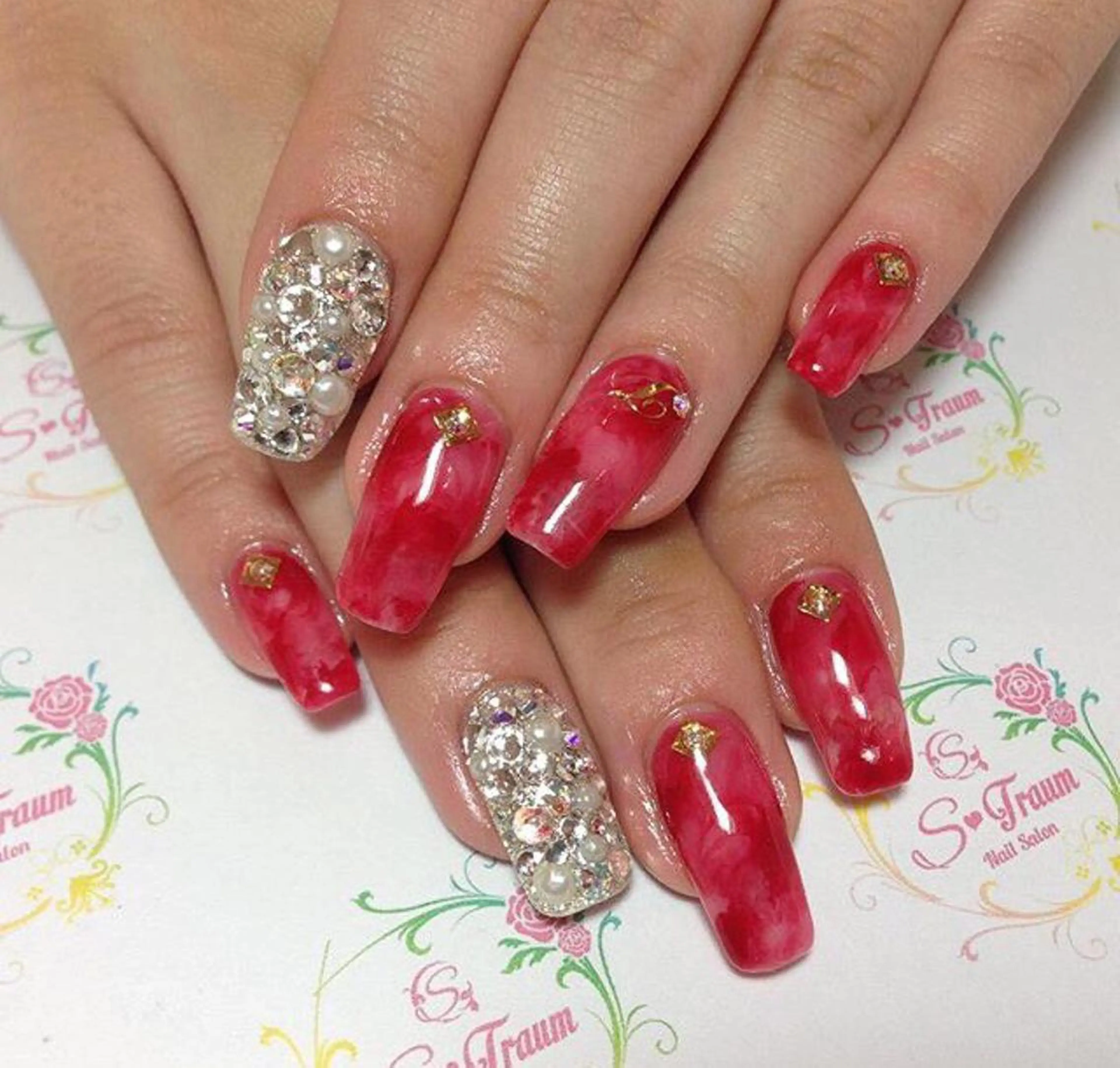 ネイル ストーンネイル Nail Salon S-Traum所属・Nail Salon S-Traumのネイルデザイン