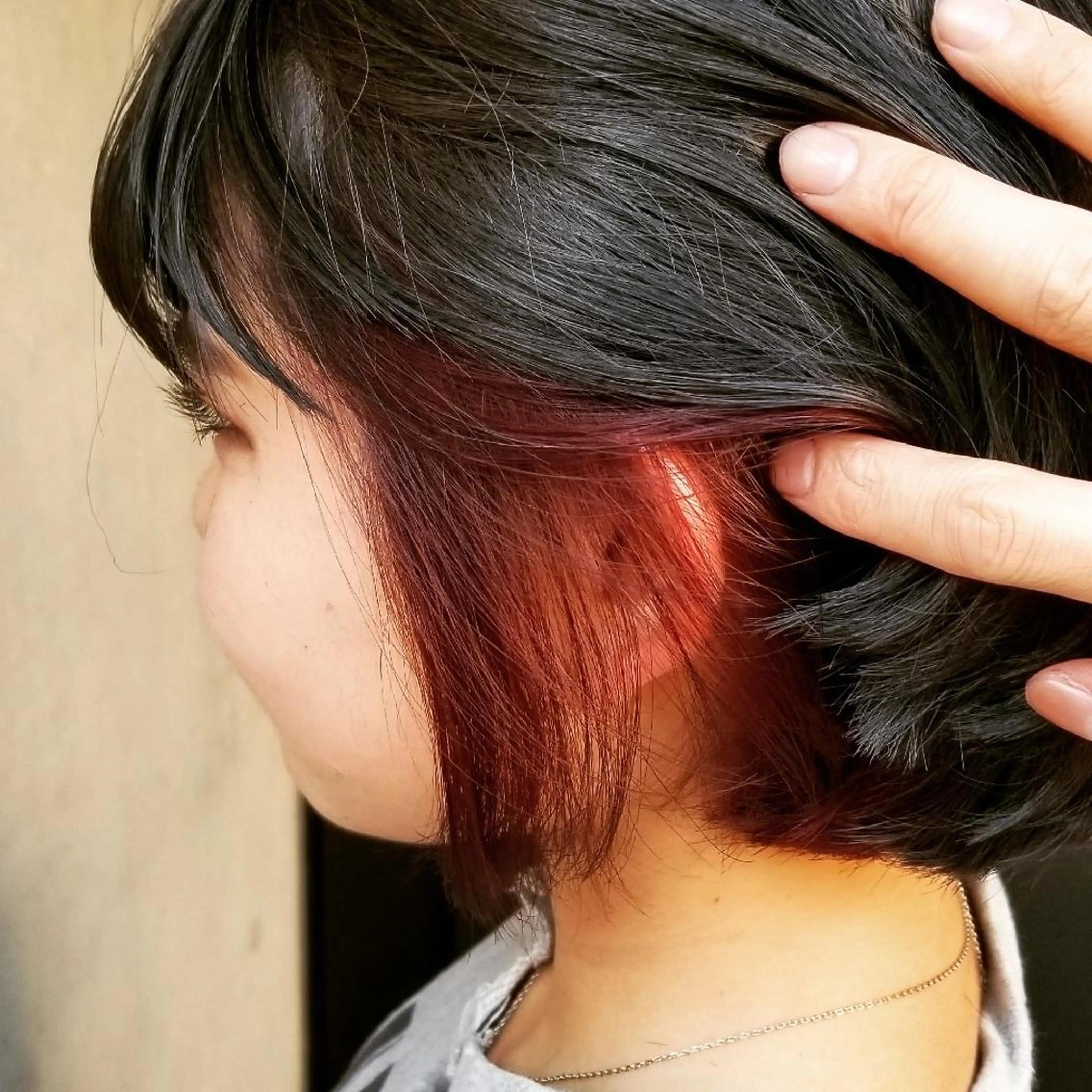 ミディアム カラー インナーカラー 🔴赤み消し/ 艶カラー落合　優🔴のヘアスタイル
