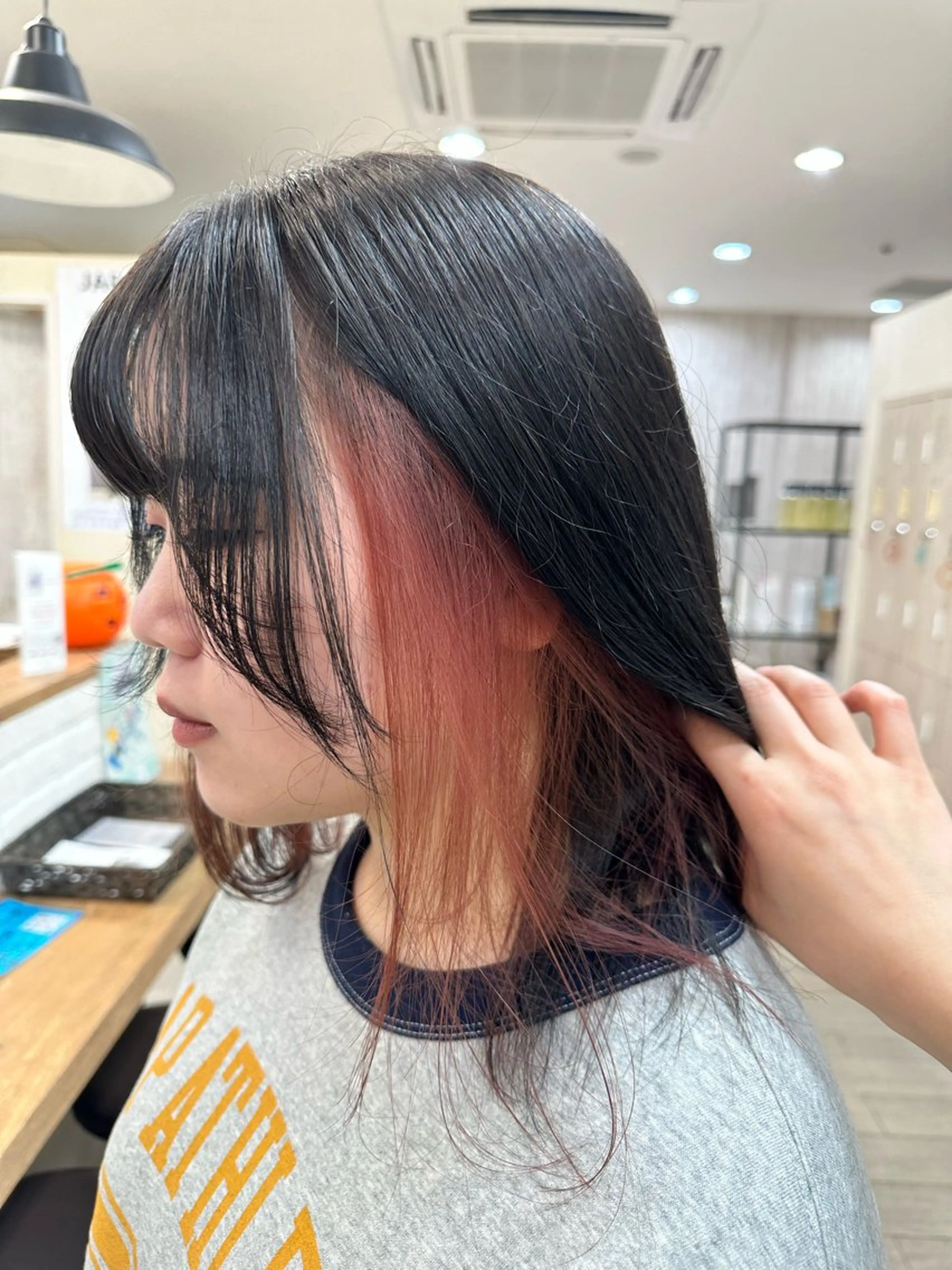 ミディアム カラー ブリーチ ケアブリーチ デザインカラー インナーカラー ピンクカラー ヘアカラー トリートメント 髪質改善/レイヤー/ 艶髪🎀ayaneのヘアスタイル