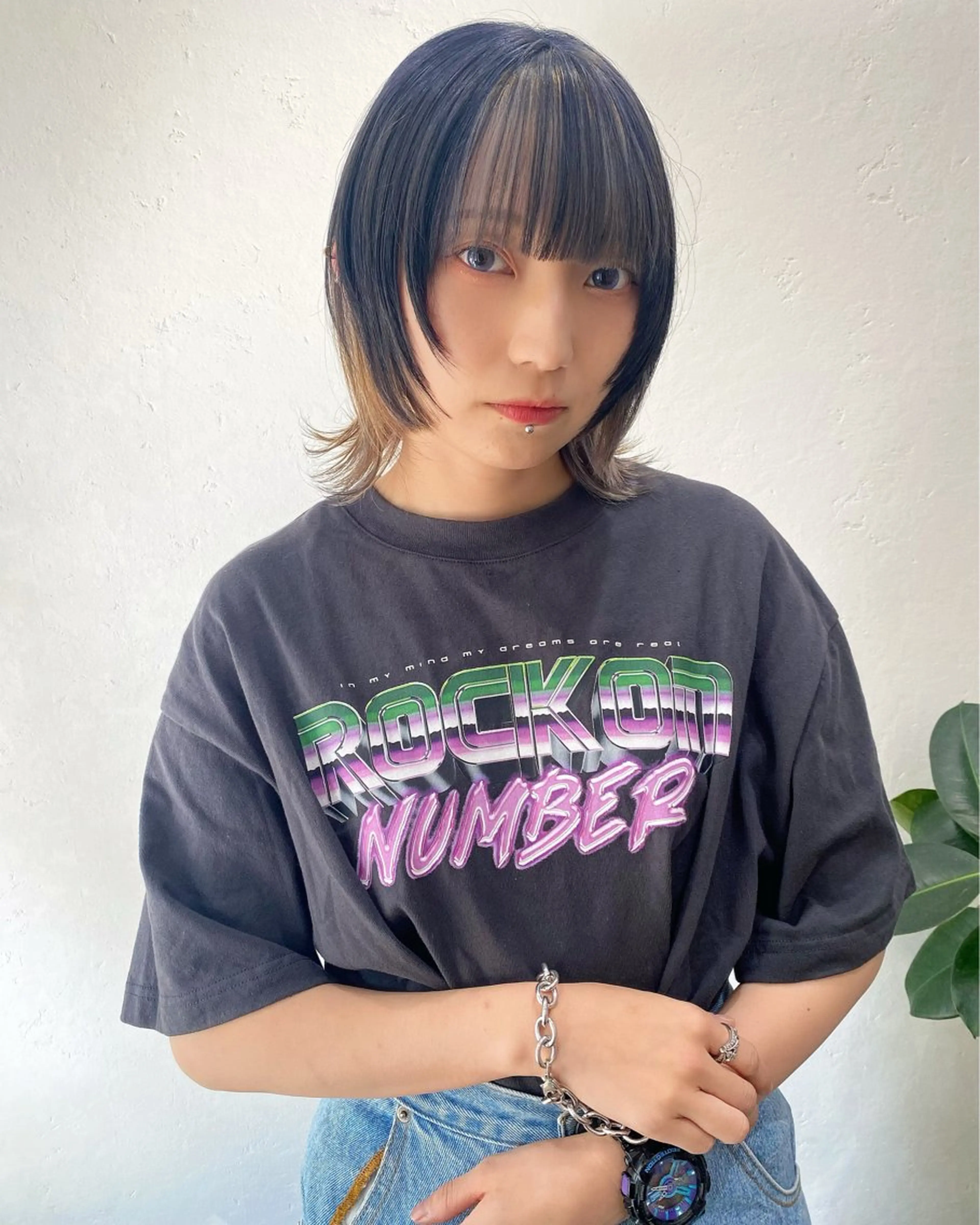 ミディアム カラー ブリーチ ウルフカット カット ヘアカラー トリートメント SHICENEケイ レイヤーカット🦋のヘアスタイル