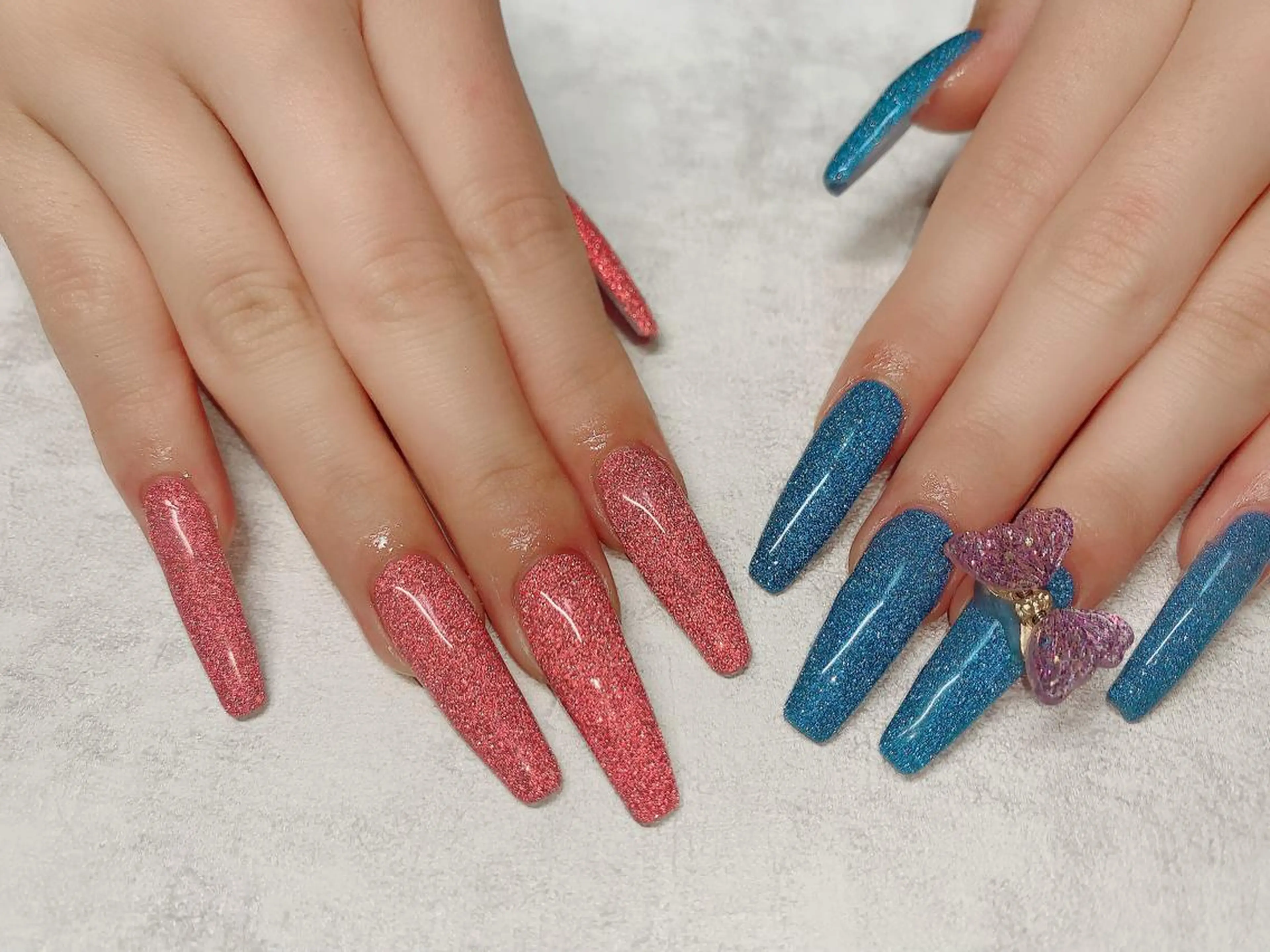 ネイル アートネイル フラッシュネイル フットネイル キラキラネイル ニュアンスネイル nail happiness.のネイルデザイン