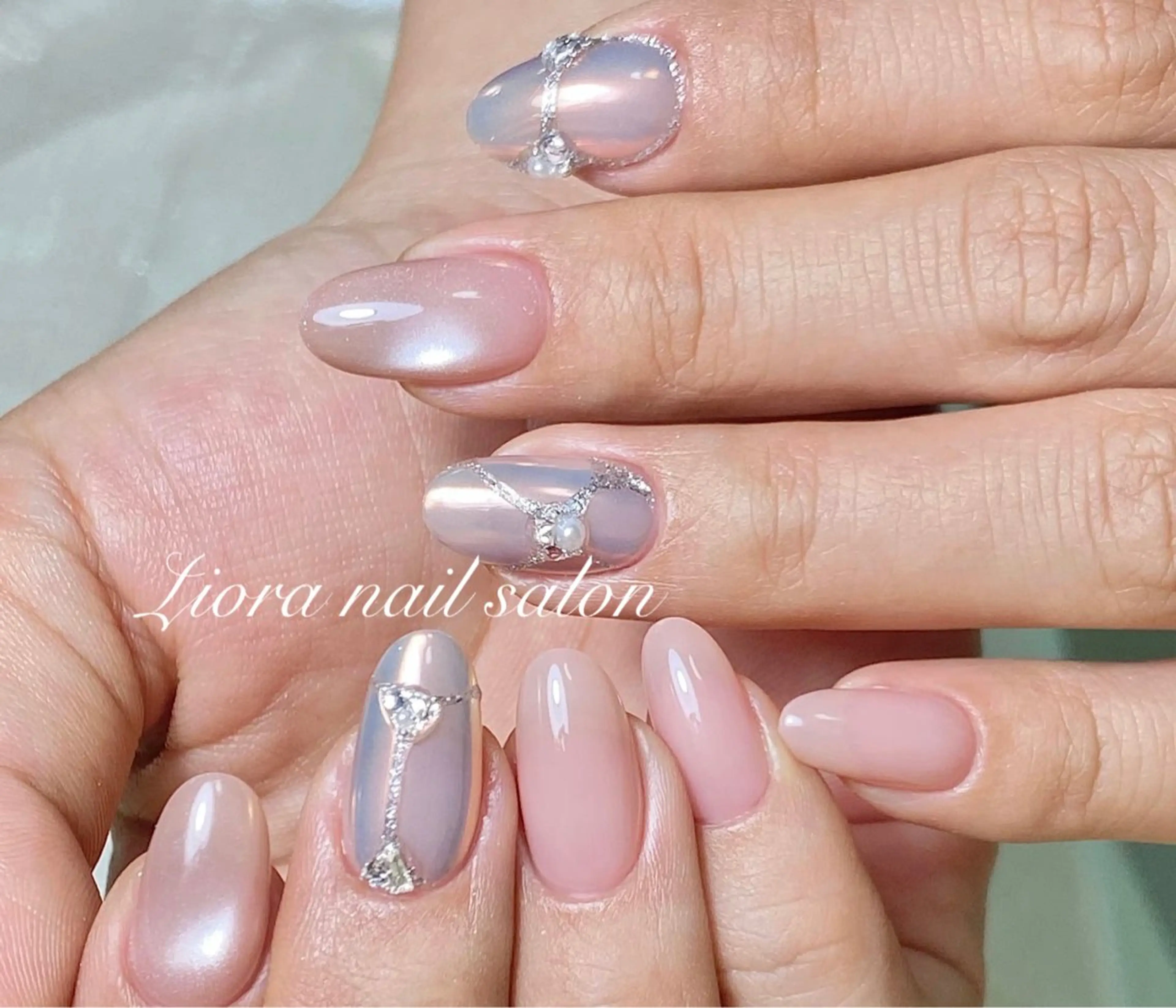 ネイル フレンチネイル ジェルネイル ガーリー グラデーション キラキラネイル ハンドネイル Liora ネイルサロン所属・Liora nail salonのネイルデザイン