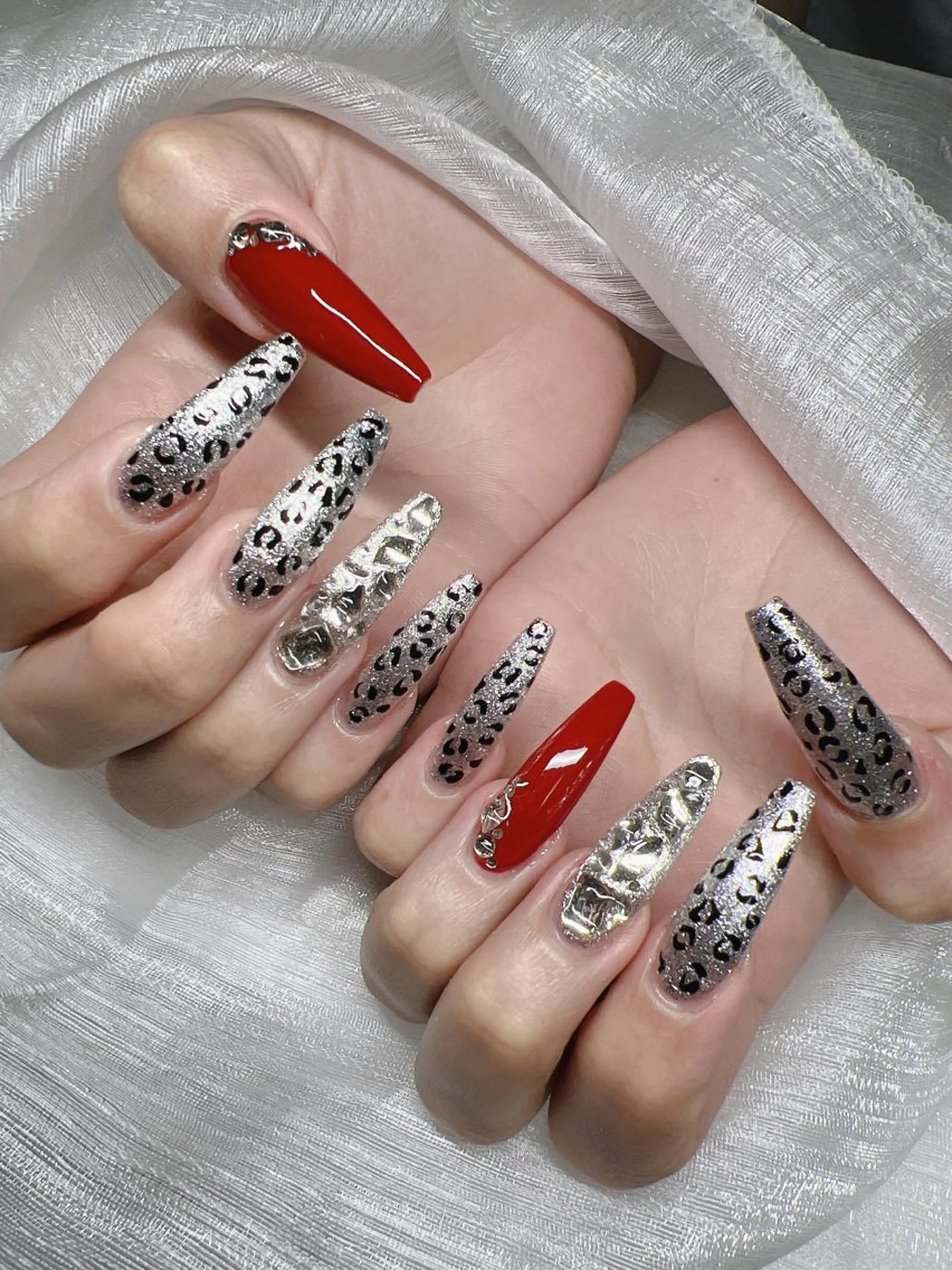 ネイル 長さ出し グラデーション キラキラネイル マグネットネイル ニュアンスネイル ハンドネイル Lee Nails チップ長さだし専門店のネイルデザイン