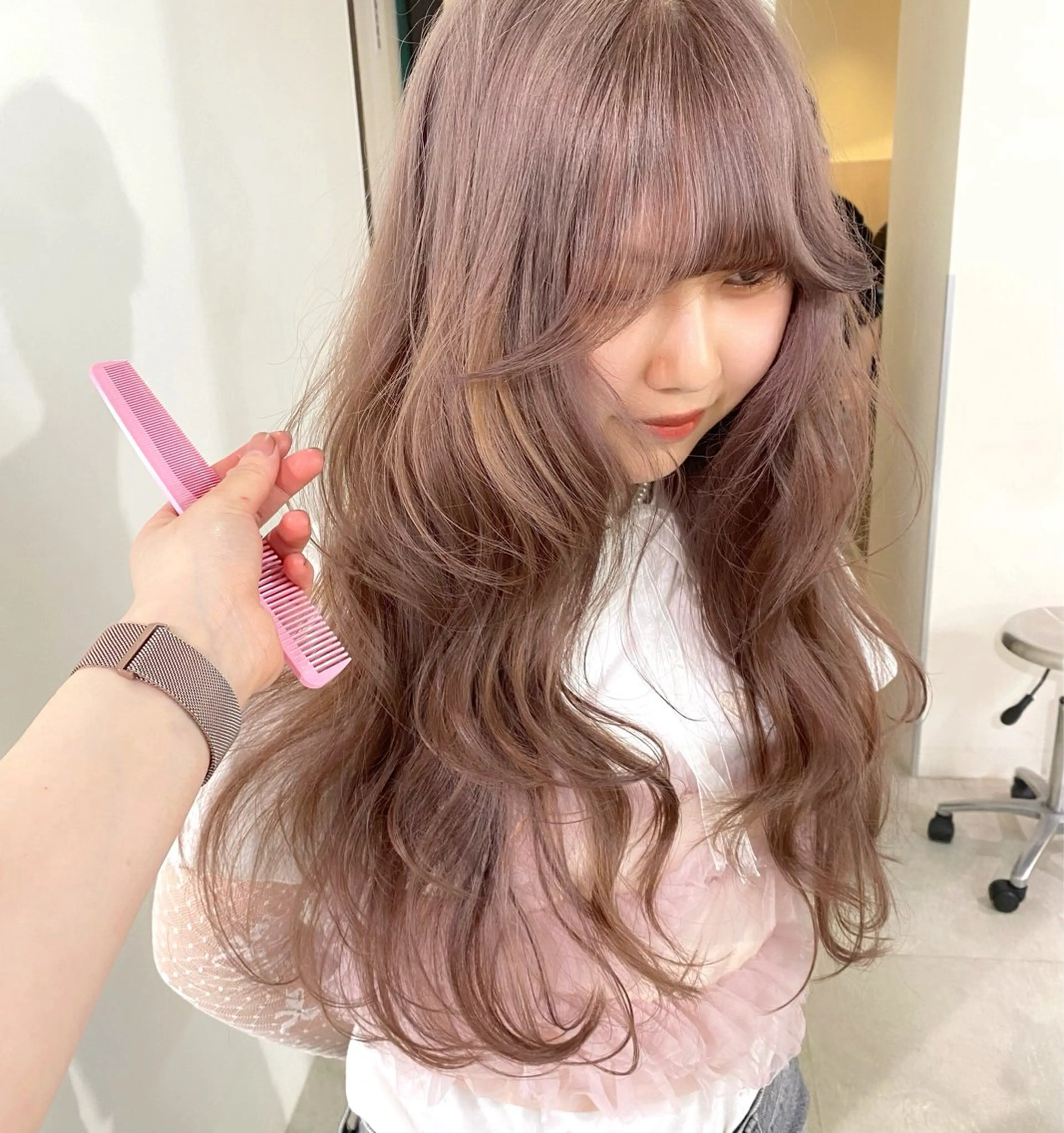 ロング カラー ブリーチ ピンクカラー レイヤーカット ヘアカラー mizuki/ピンク ベージュ.レイヤーのヘアスタイル