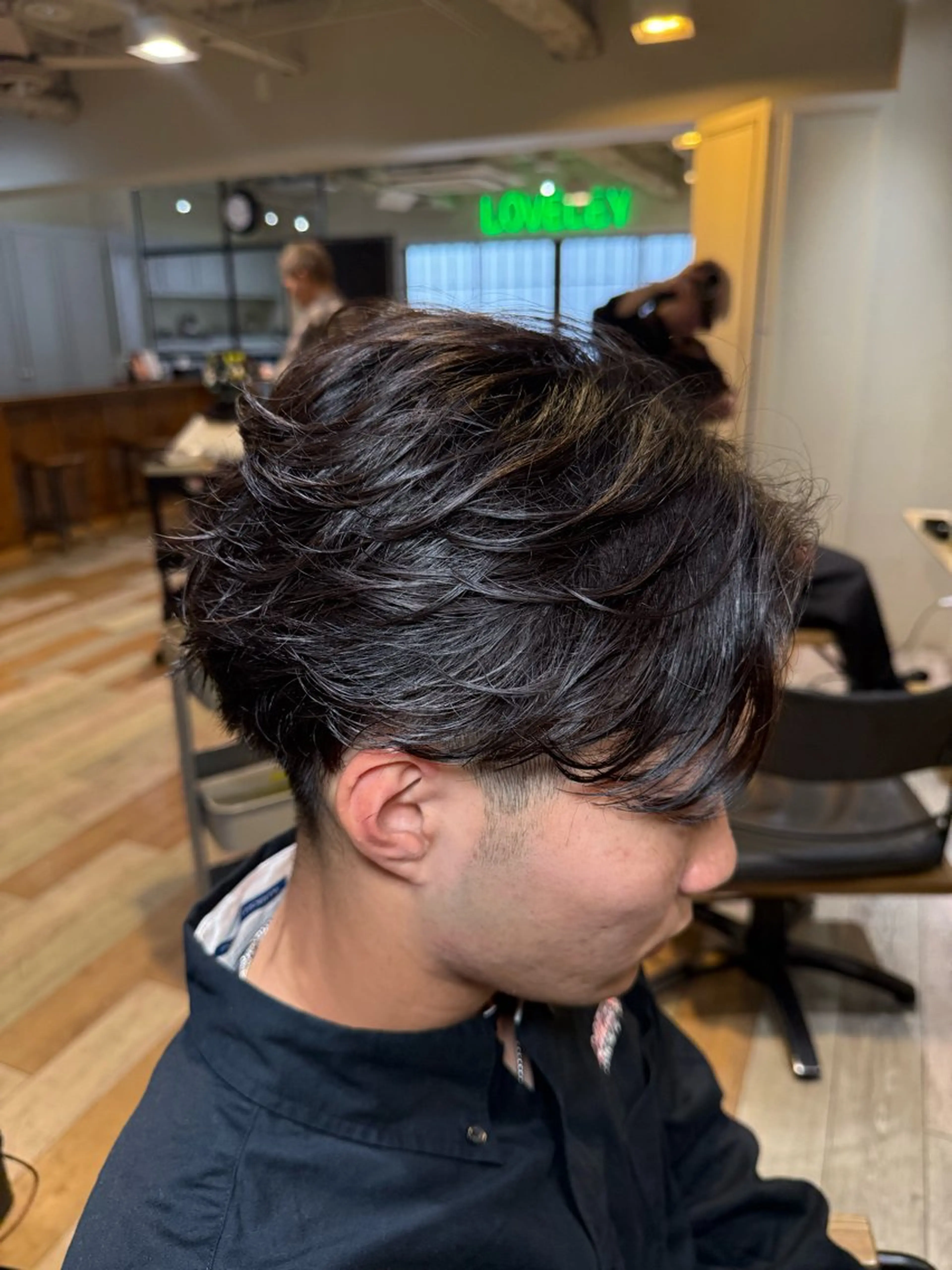 ショート パーマ メンズ センターパート フェザーパーマ メンズパーマ カット パーマ メンズカット/パーマ 艶カラーTAIGA︎のヘアスタイル