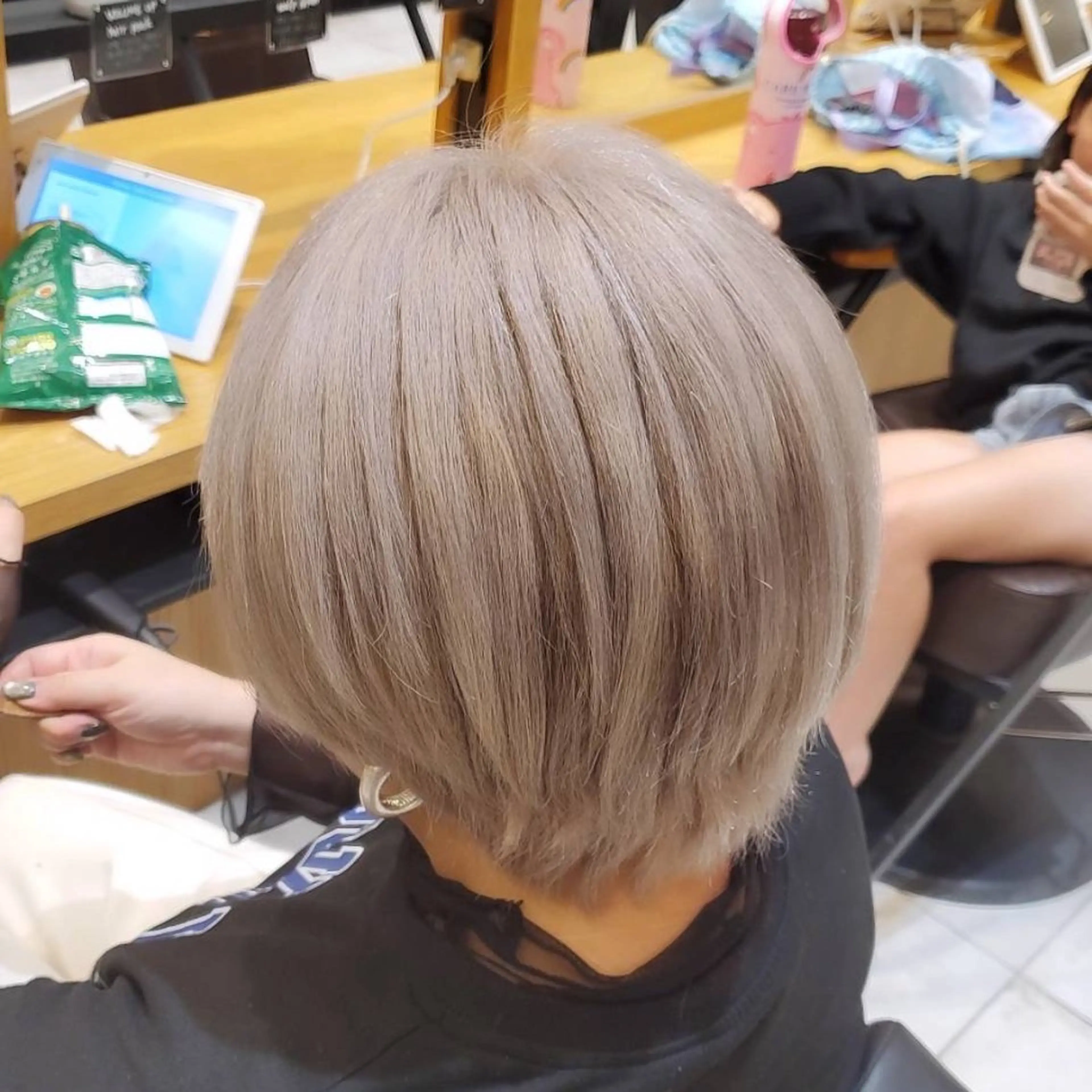 ショート ヘアカラー トリートメント ブリーチ+髪質改善 縮毛矯正/佐伯 駿のヘアスタイル