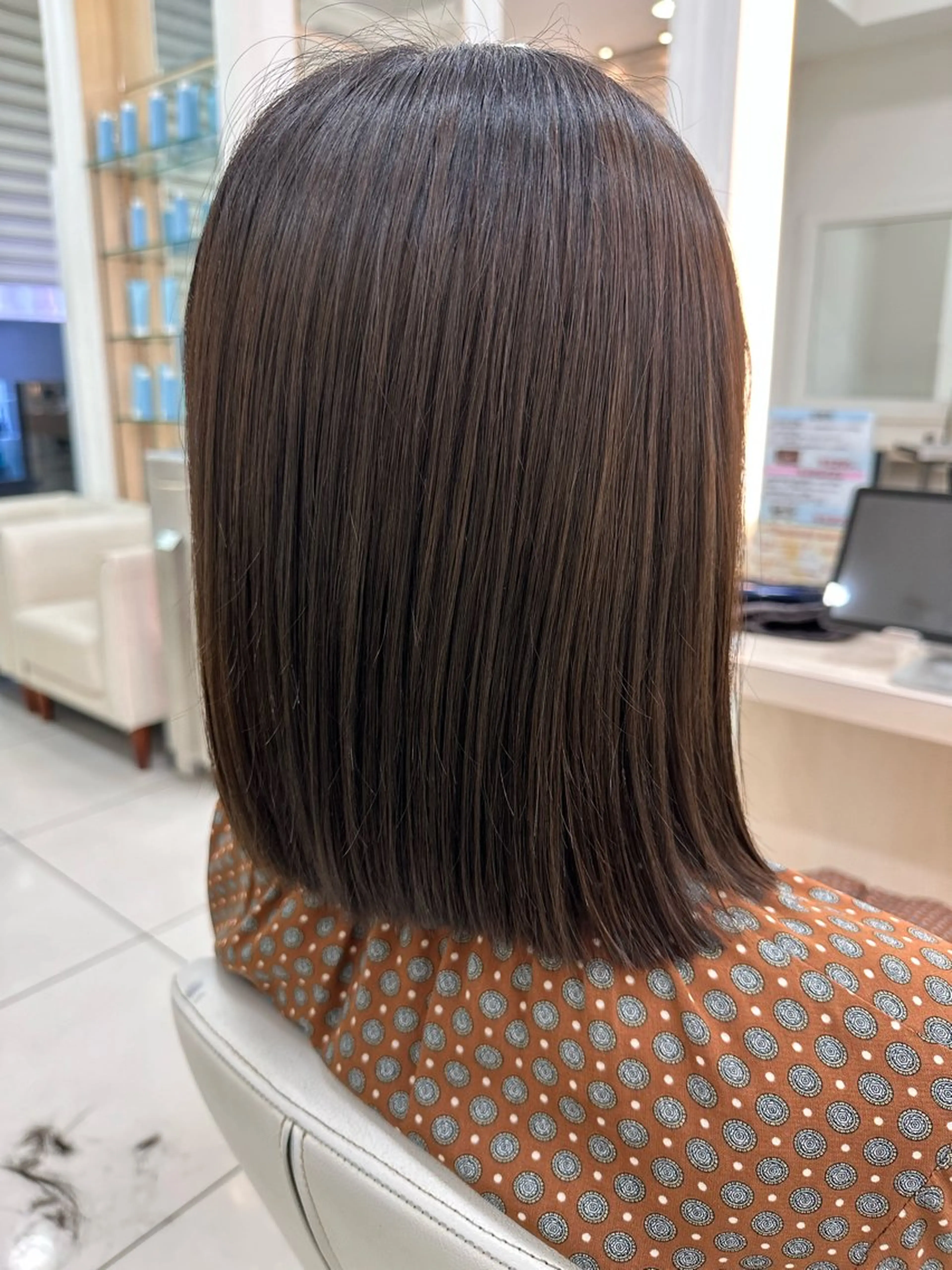 ミディアム 切りっぱなしボブ ボブ 伊佐 愛のヘアスタイル
