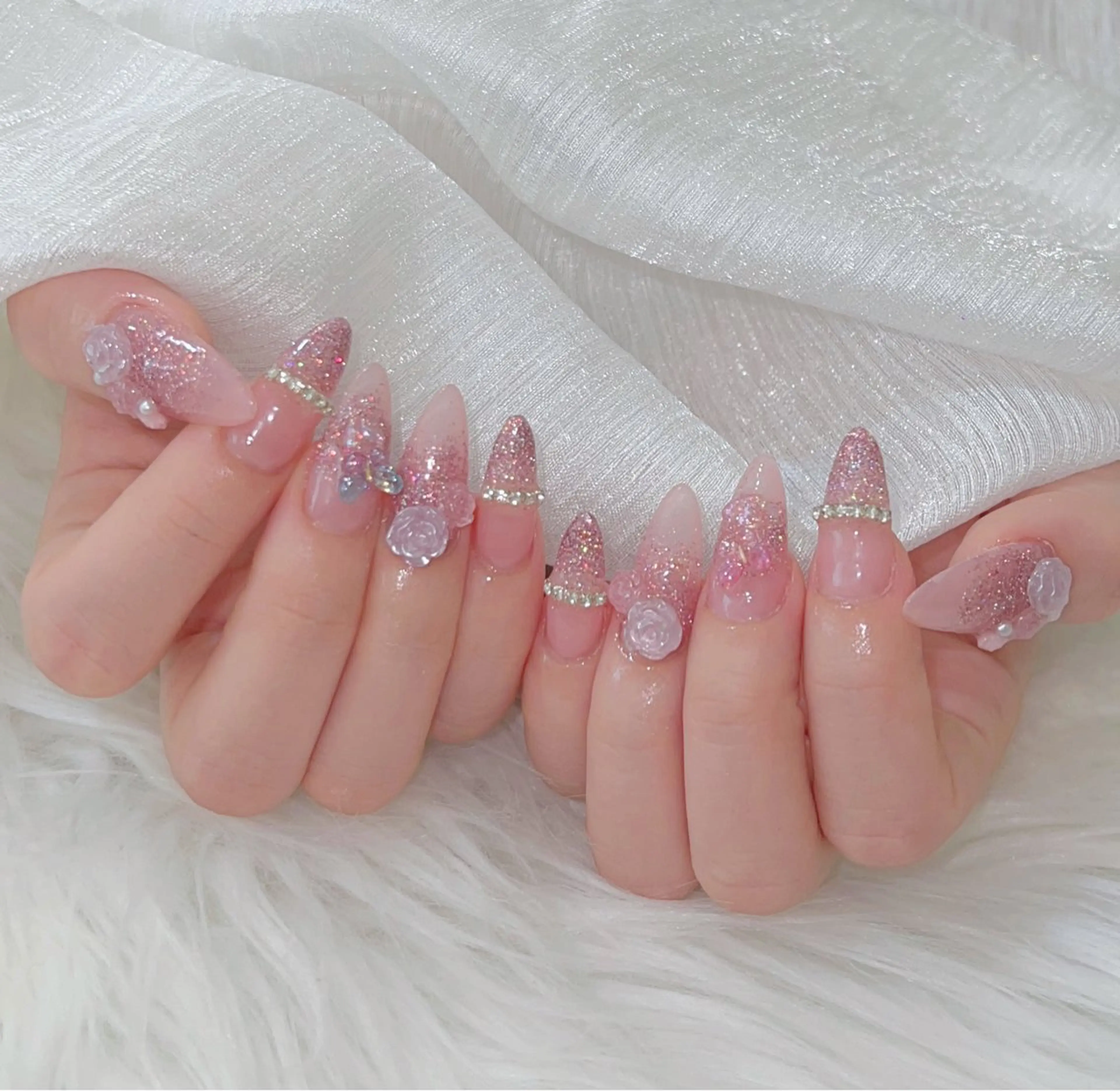 ネイル オーロラネイル クリアネイル フラッシュネイル ジェルネイル グラデーション ハンドネイル LilyLala Nailsalonのネイルデザイン