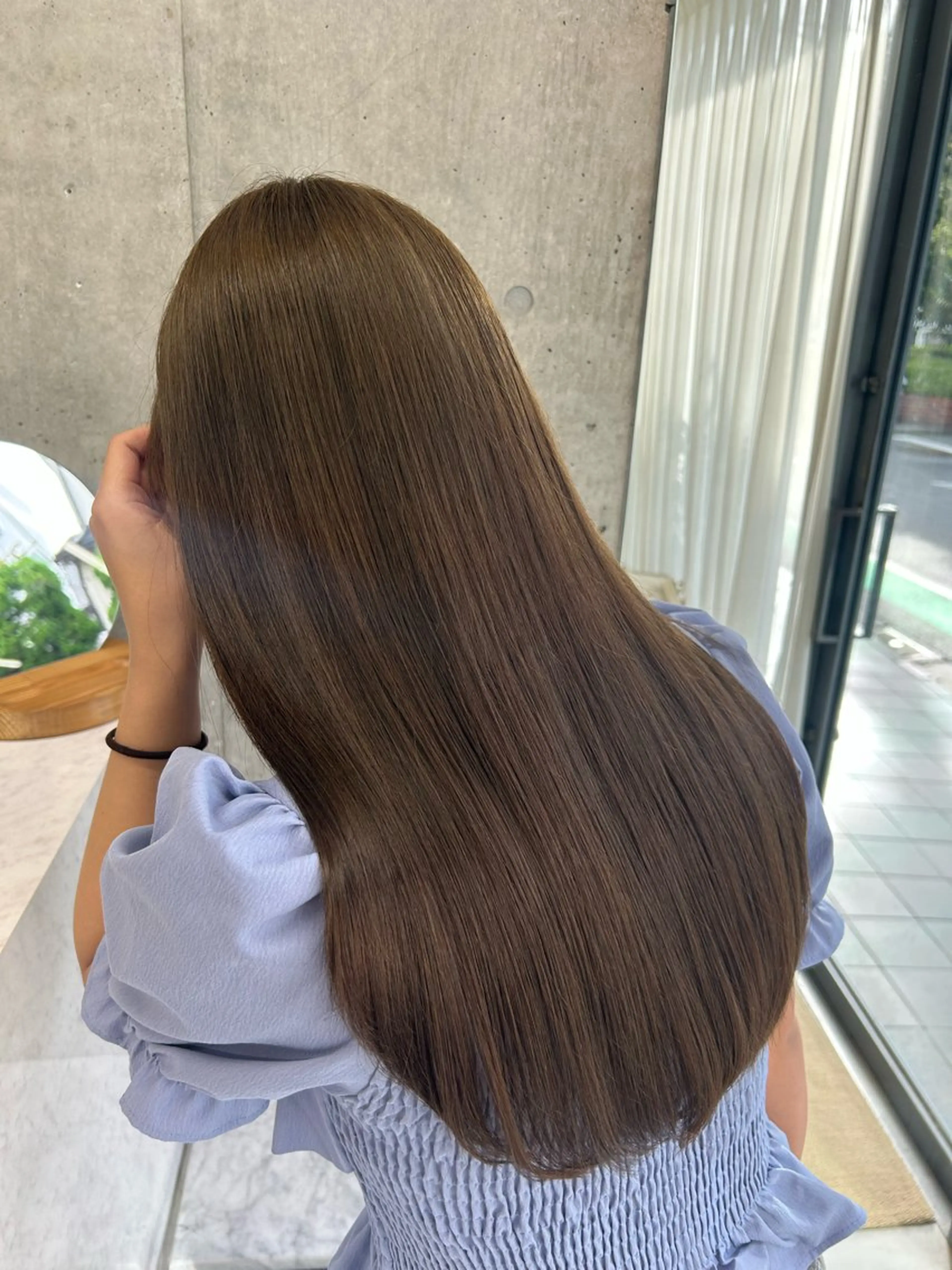 ロング レイヤーカット ヘアカラー トリートメント Lomalia Yuukaのヘアスタイル