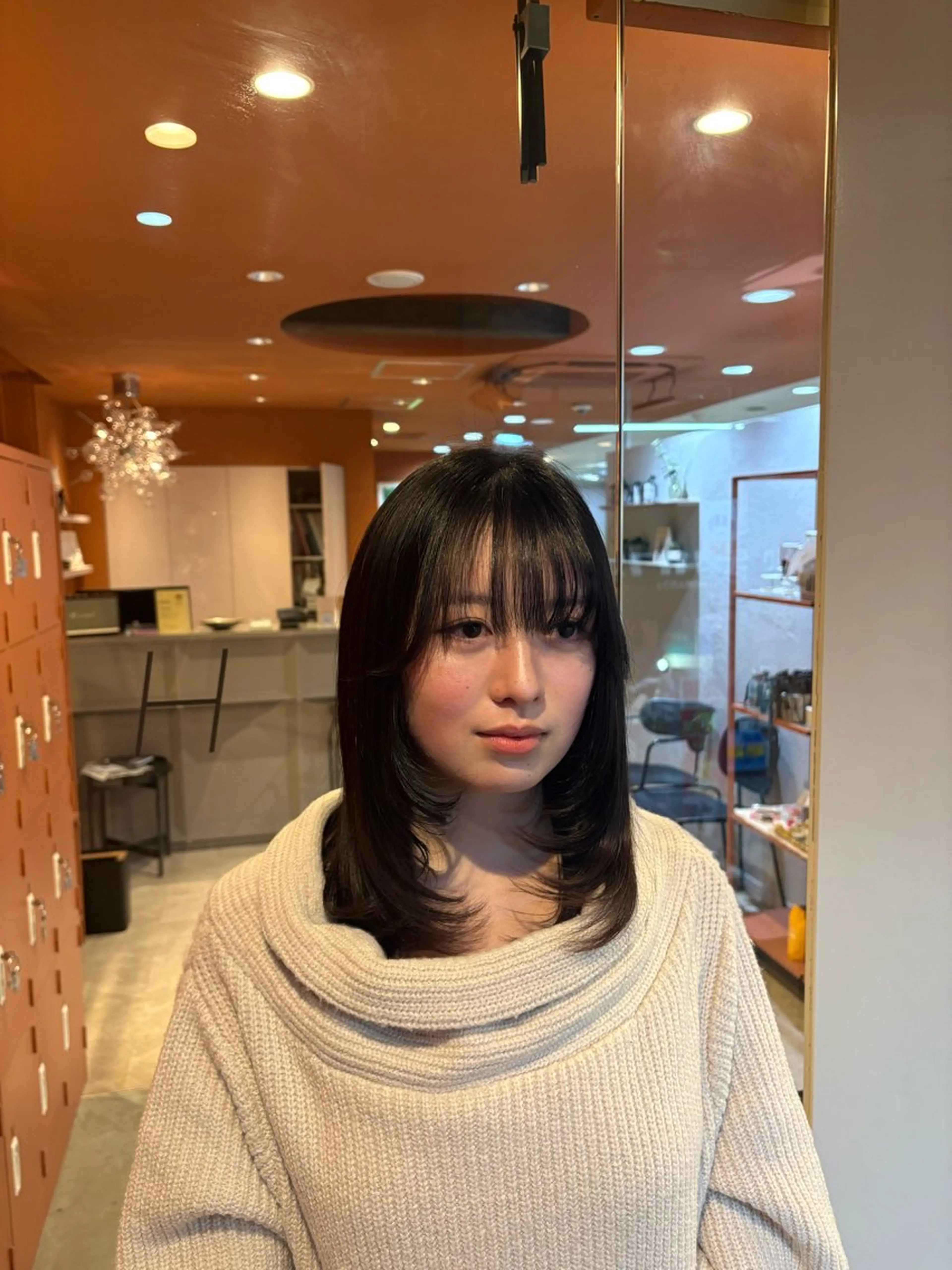 セミロング 顔周りカット レイヤーカット カット ヨシノ　ヒメカ /大阪美容室のヘアスタイル