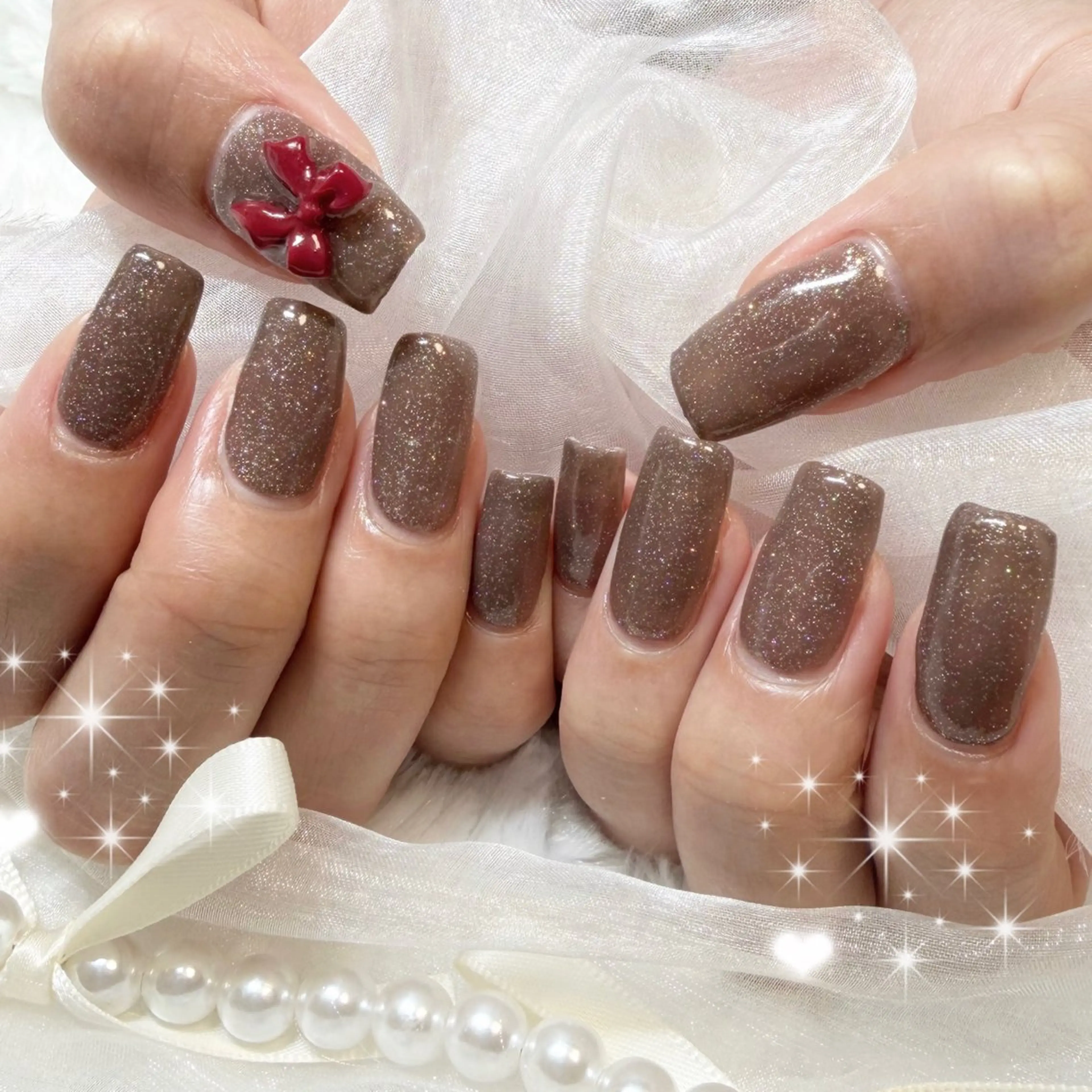 ネイル ジェルネイル キラキラネイル 韓国ネイル 持ち込み ワンカラーネイル ハンドネイル fiore nail 🦋のネイルデザイン