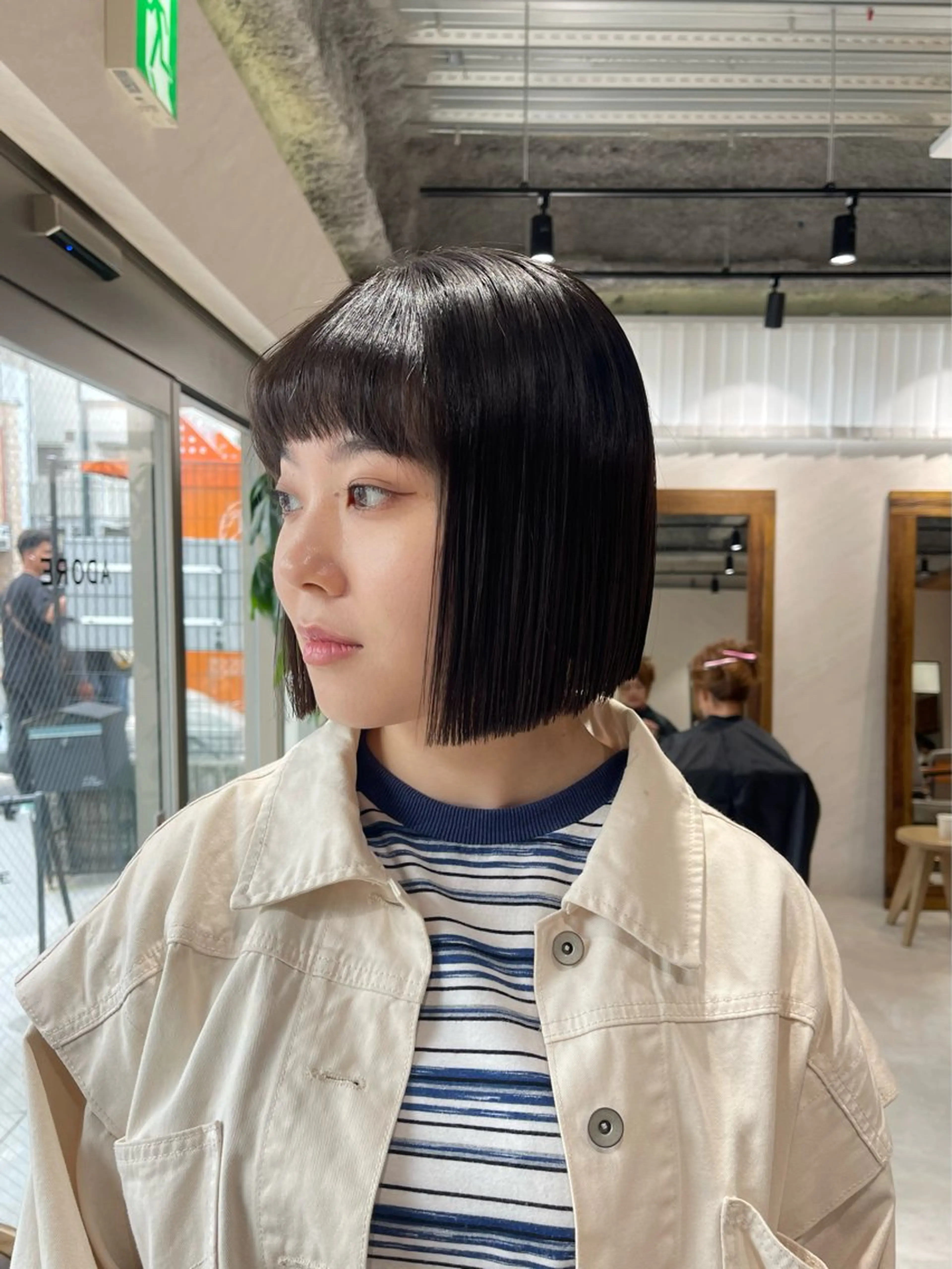 ミディアム 切りっぱなしボブ ボブ カット 縮毛矯正 トリートメント 🩵ボブ/レイヤー /髪質改善🩵のヘアスタイル