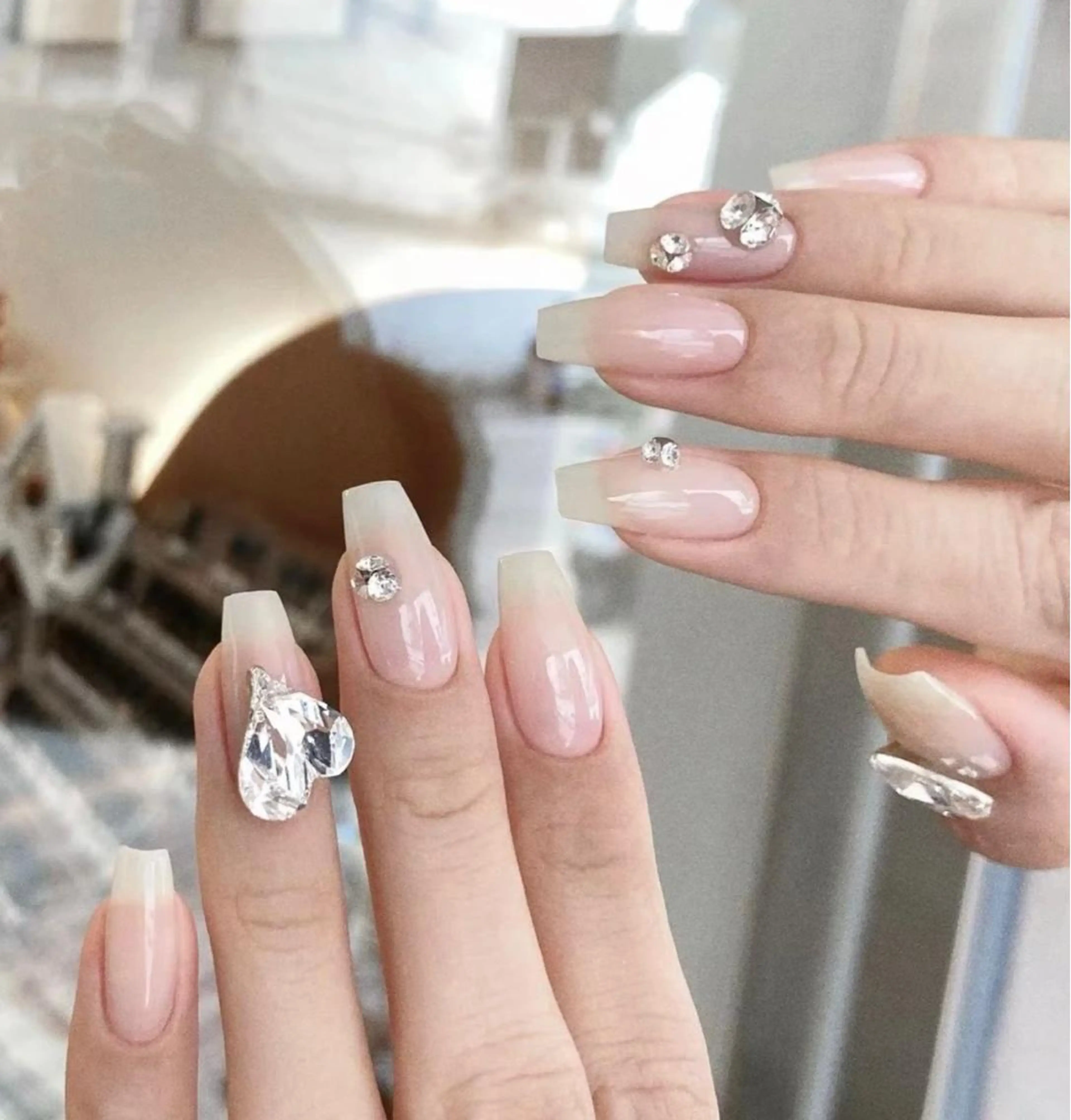 セミロング イエローカラー めぐみのネイルサロン 惠のネイルデザイン