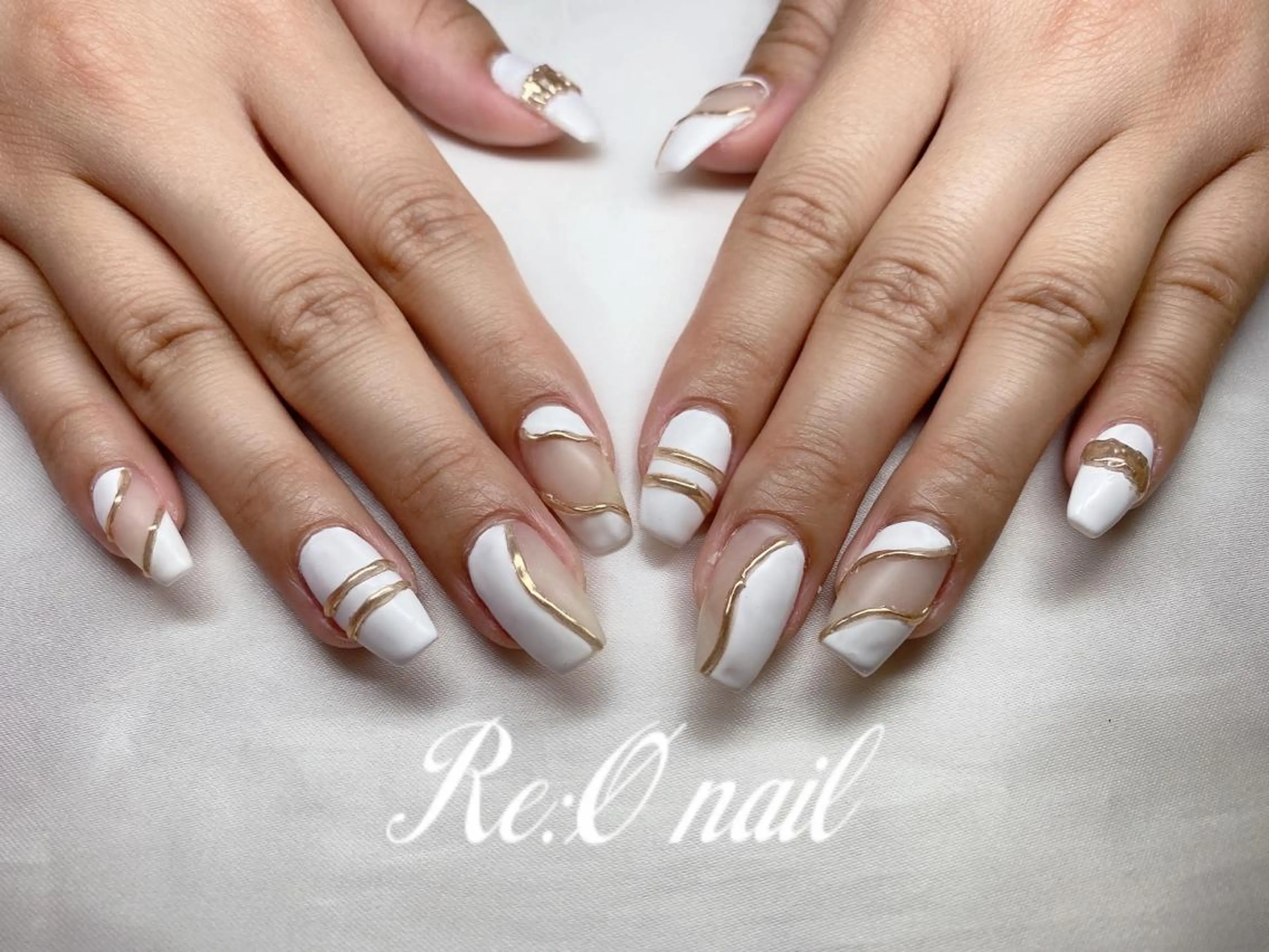 ネイル マットネイル ホワイト ハンドネイル Re:Ø nail 🩵TSUJIのネイルデザイン