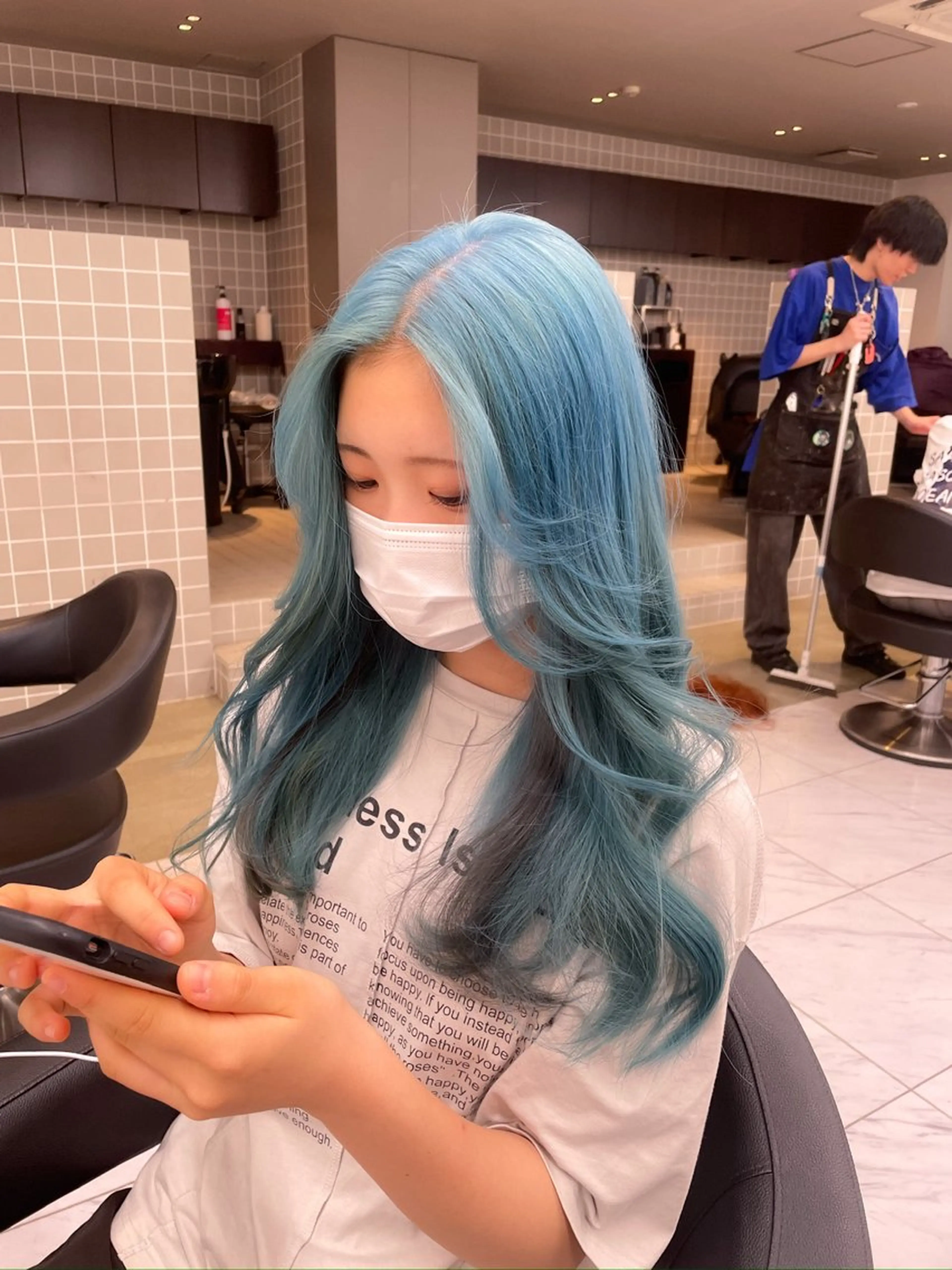 ロング カラー ブリーチ ブルーカラー ブルーラベンダー ケアブリーチ ラベンダーカラー ヘアカラー トリートメント ヘッドスパ ヘアセット 表参道ハッシュカット レイヤー/リノンのヘアスタイル