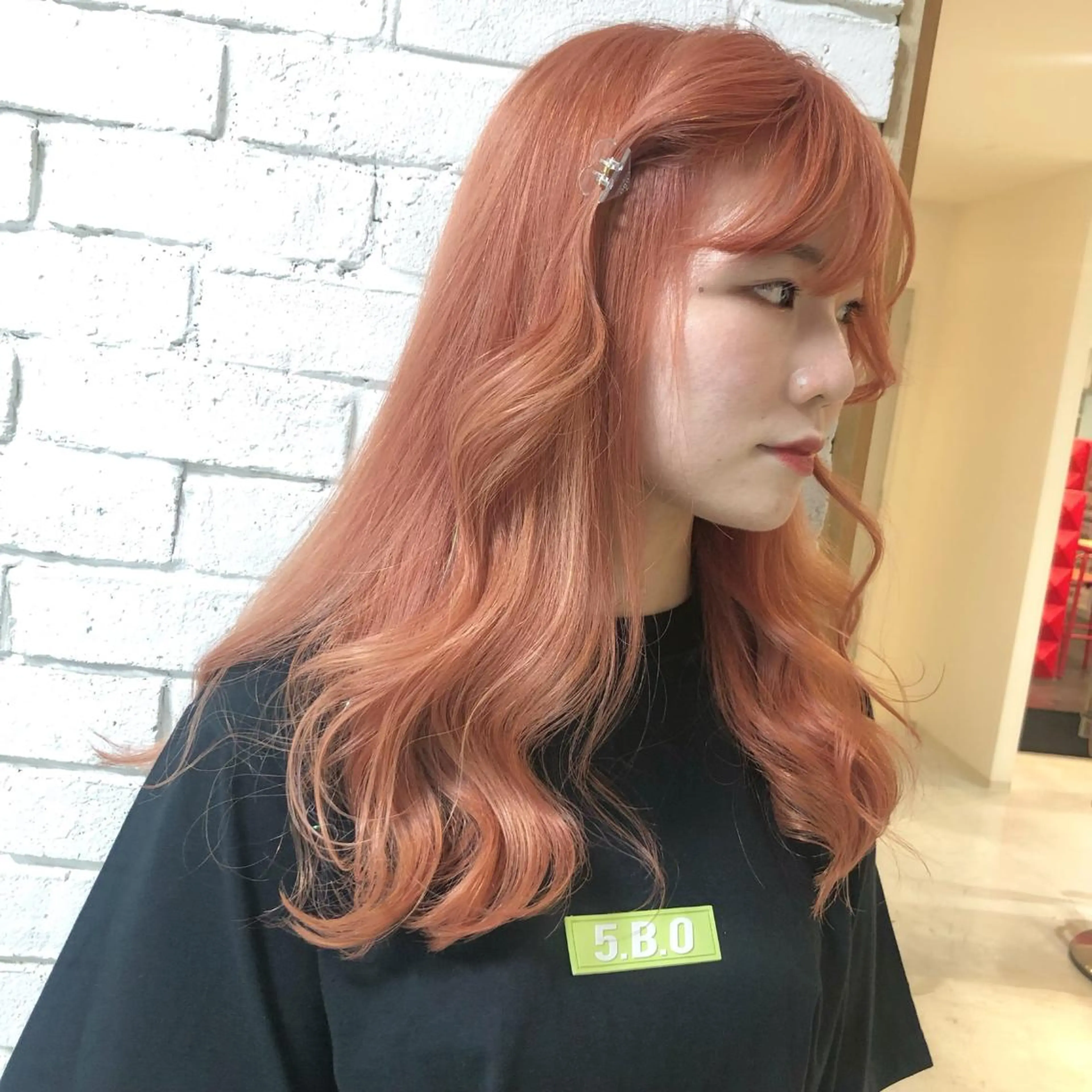 ロング カラー オレンジ ピンクカラー ORIKA 美容室のヘアスタイル
