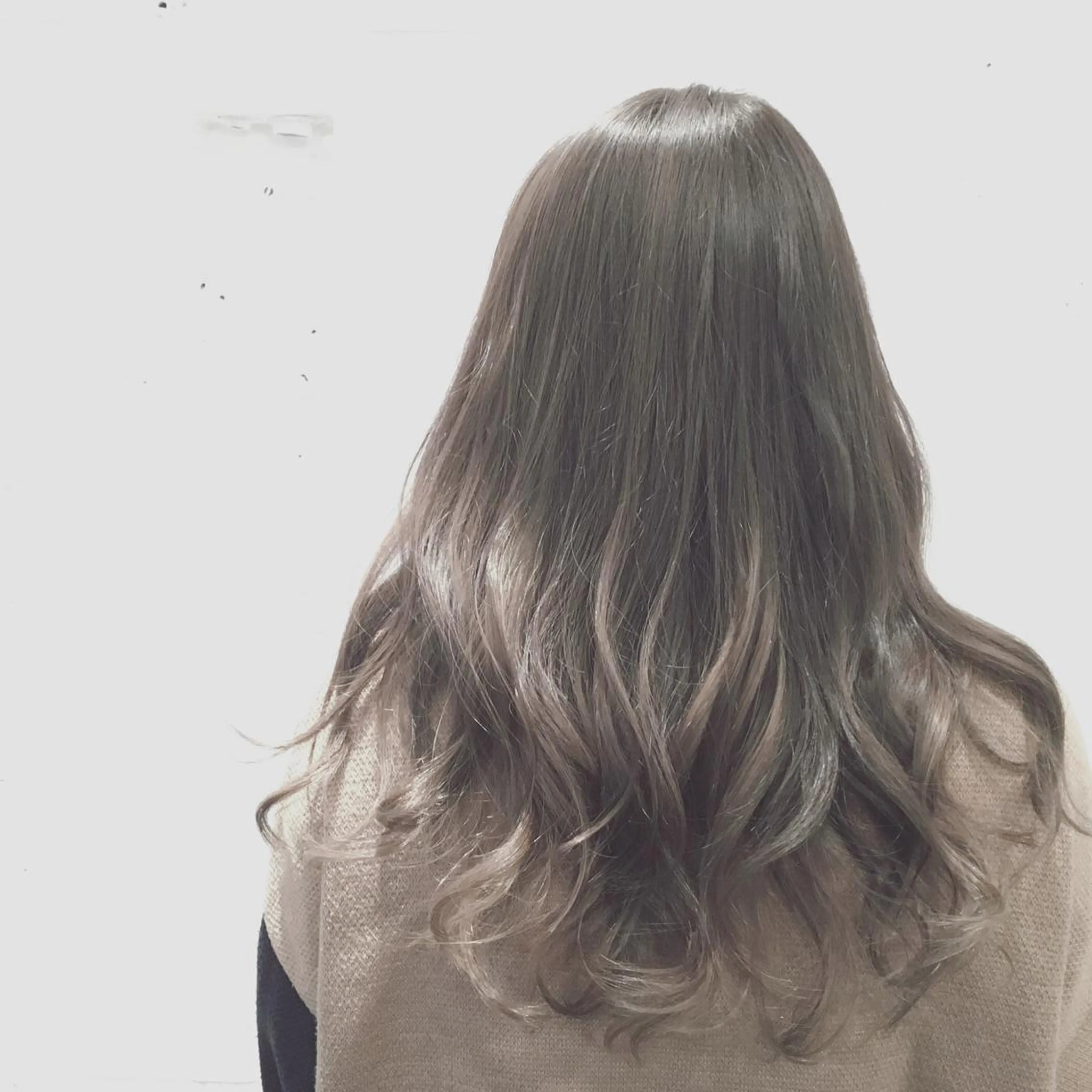 ロング カラー ブリーチ グレージュ インナーカラー てんま さやかのヘアスタイル