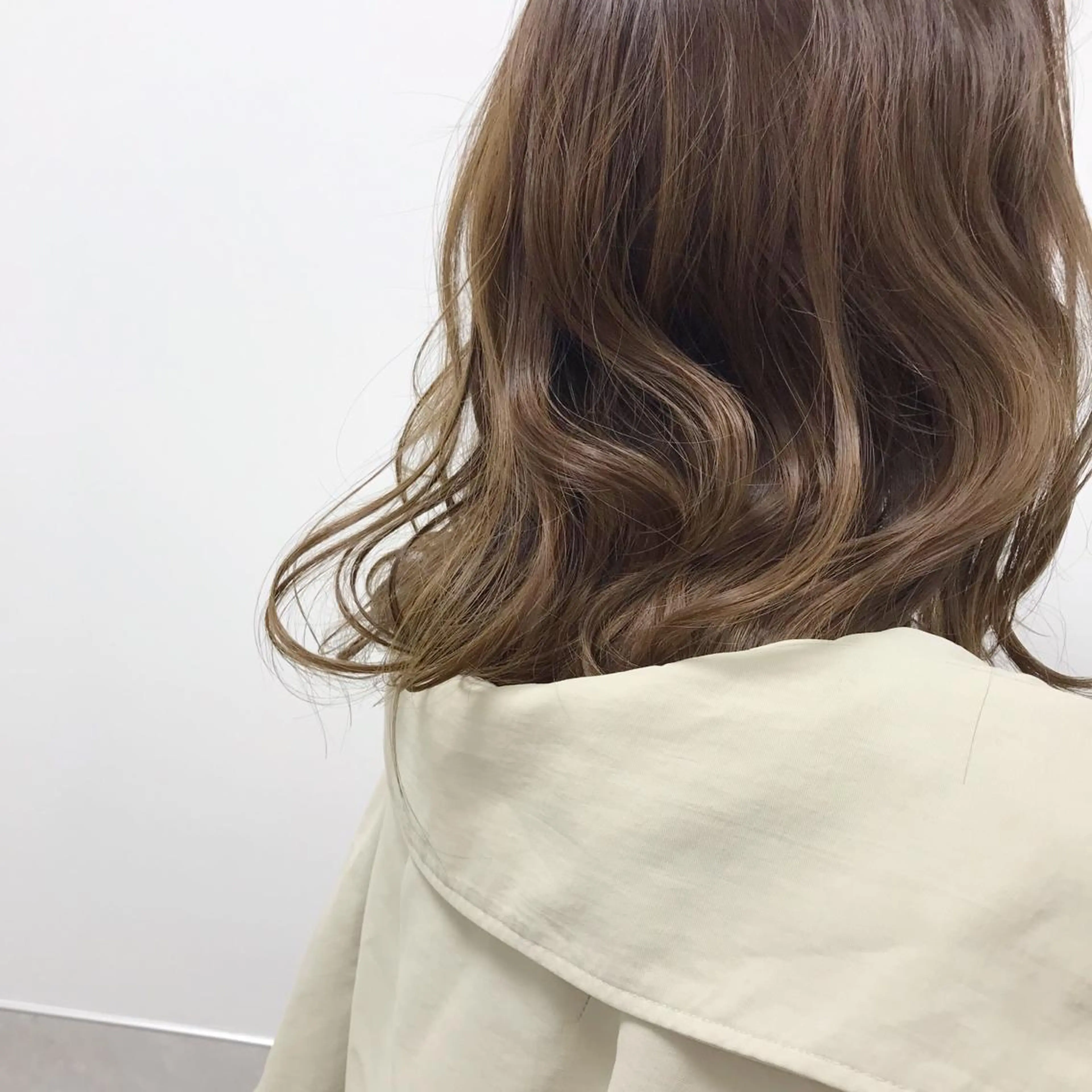 ロング カラー ベージュカラー HARUNA🤍 色持ち良いツヤ髪のヘアスタイル
