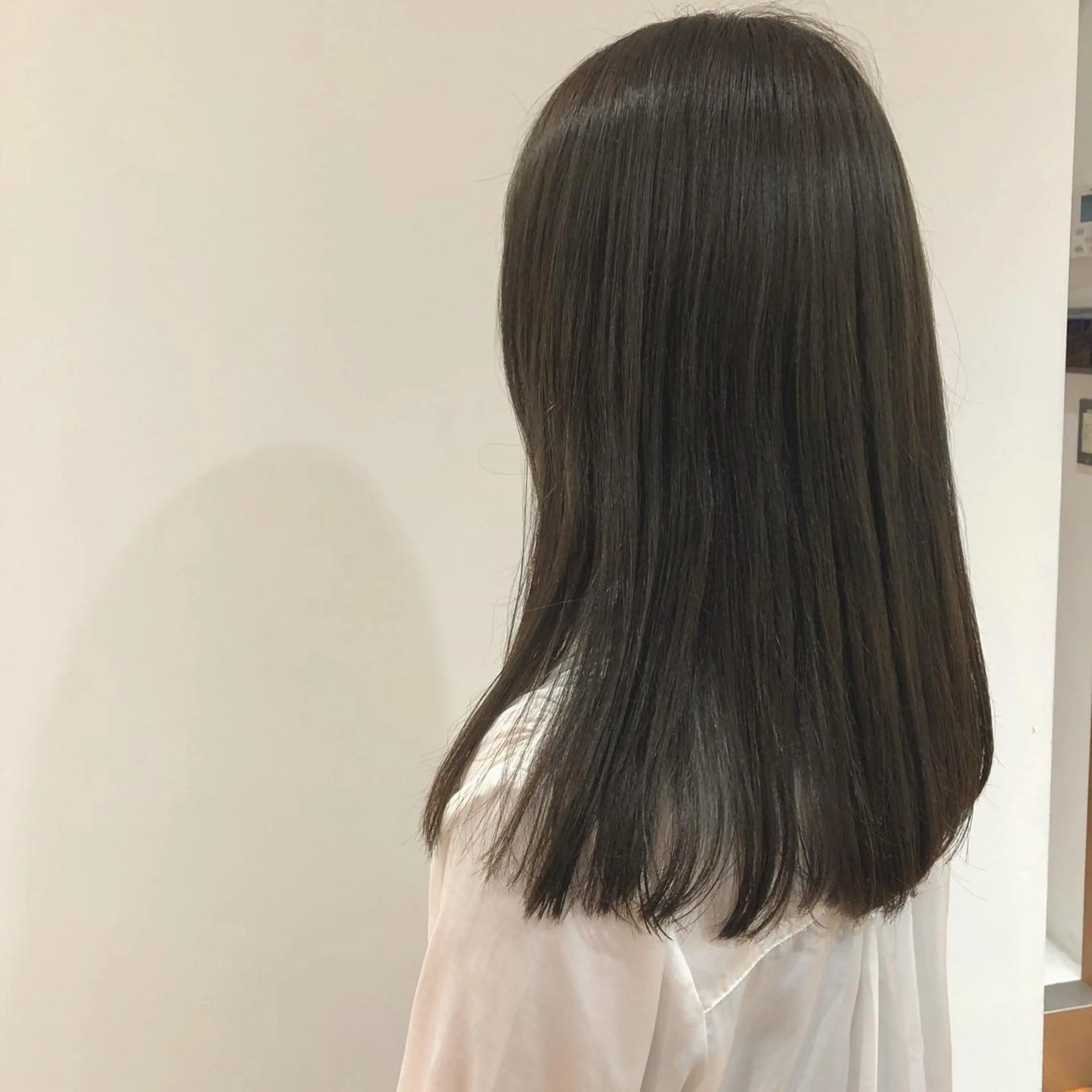 ミディアム カラー salowin三丁目所属・🟩ベージュ/ショー ト/ボブ🟩タカモリのヘアスタイル