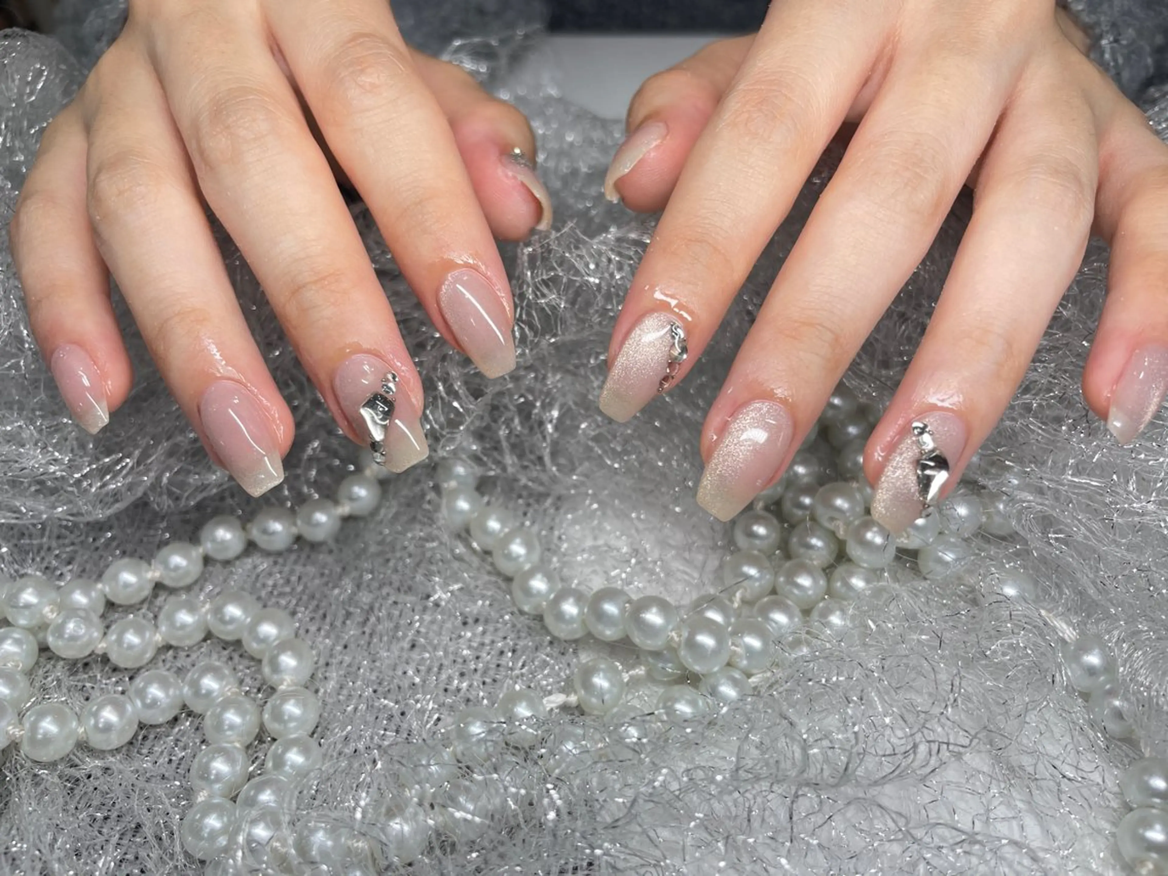 ネイル 長さ出し フットネイル フレンチネイル ジェルネイル ガラスフレンチ ハンドネイル ハンドケア Best Nail池袋東口店のネイルデザイン