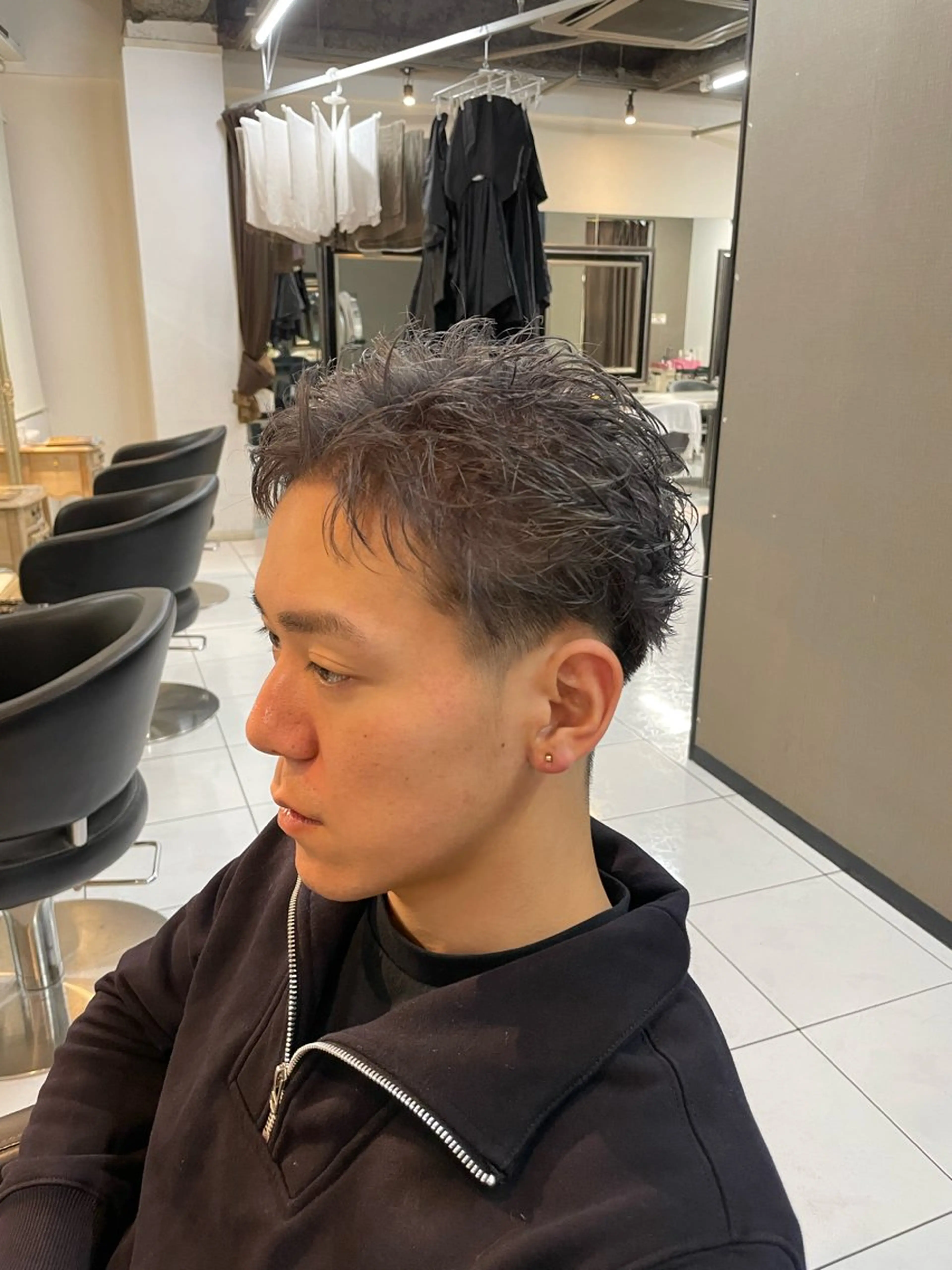 ショート カラー パーマ メンズ メンズブリーチ スパイキーショート アッシュ ブリーチ シルバー カット ヘアカラー 🔥お値段以上🔥 メンズ特化たかひろのヘアスタイル