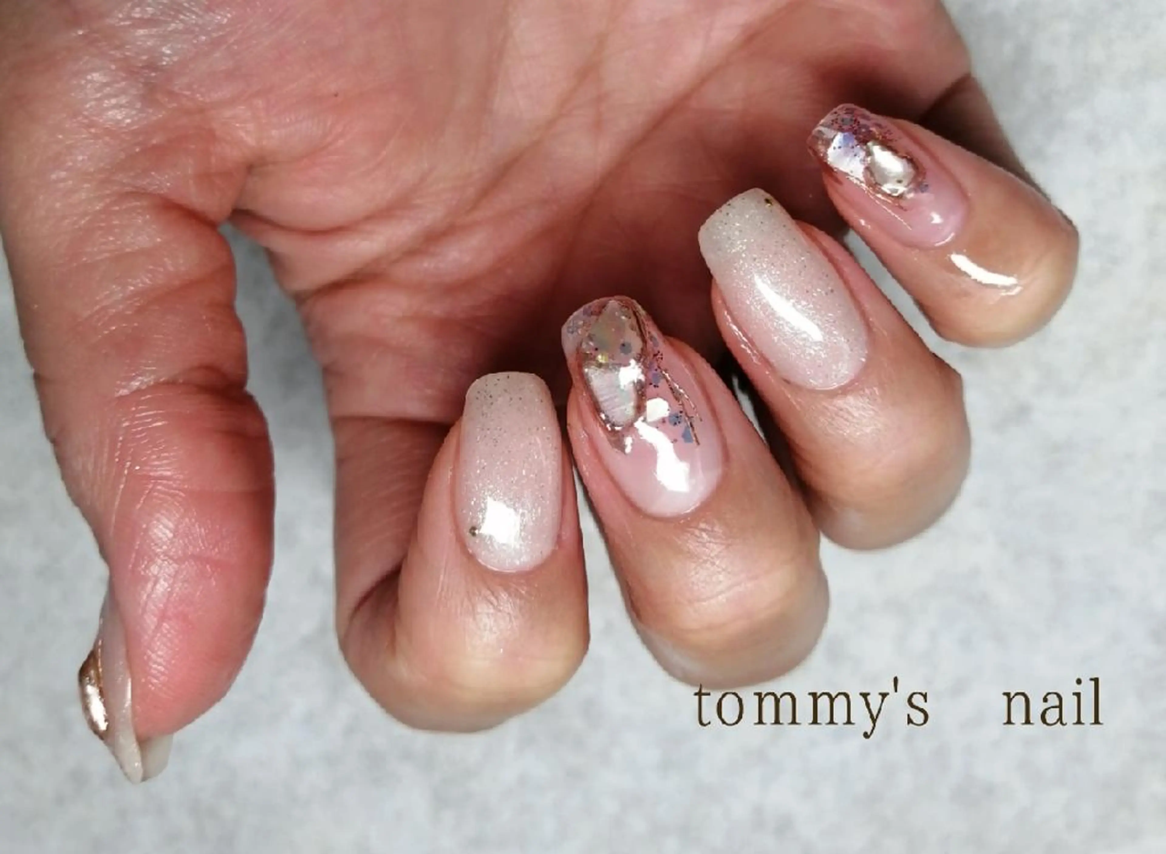 ネイル アートネイル tommy's nail所属・福岡/若よもぎ蒸し 全身美容が叶うサロンのネイルデザイン