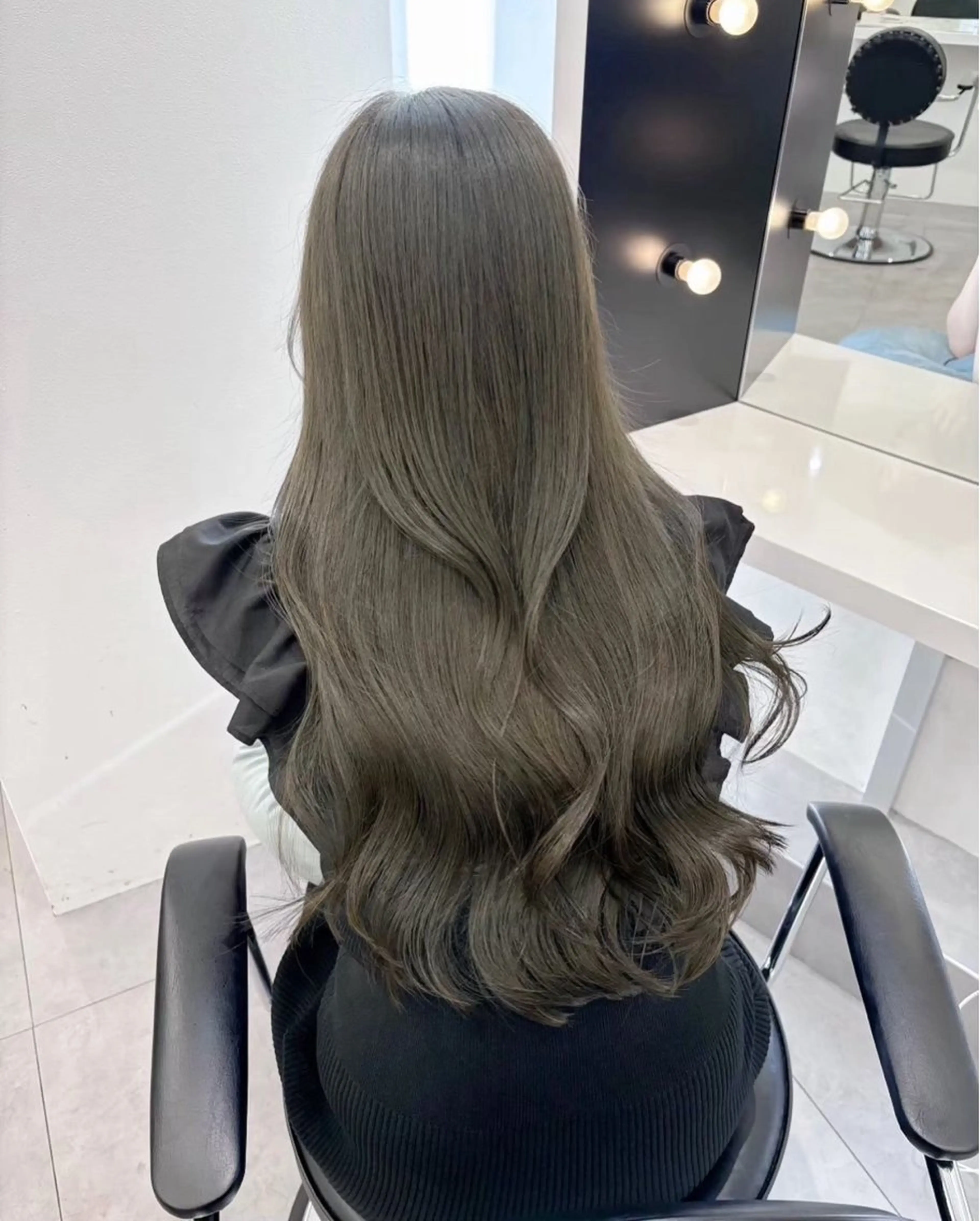ロング ioe 西梅田＋店のヘアスタイル