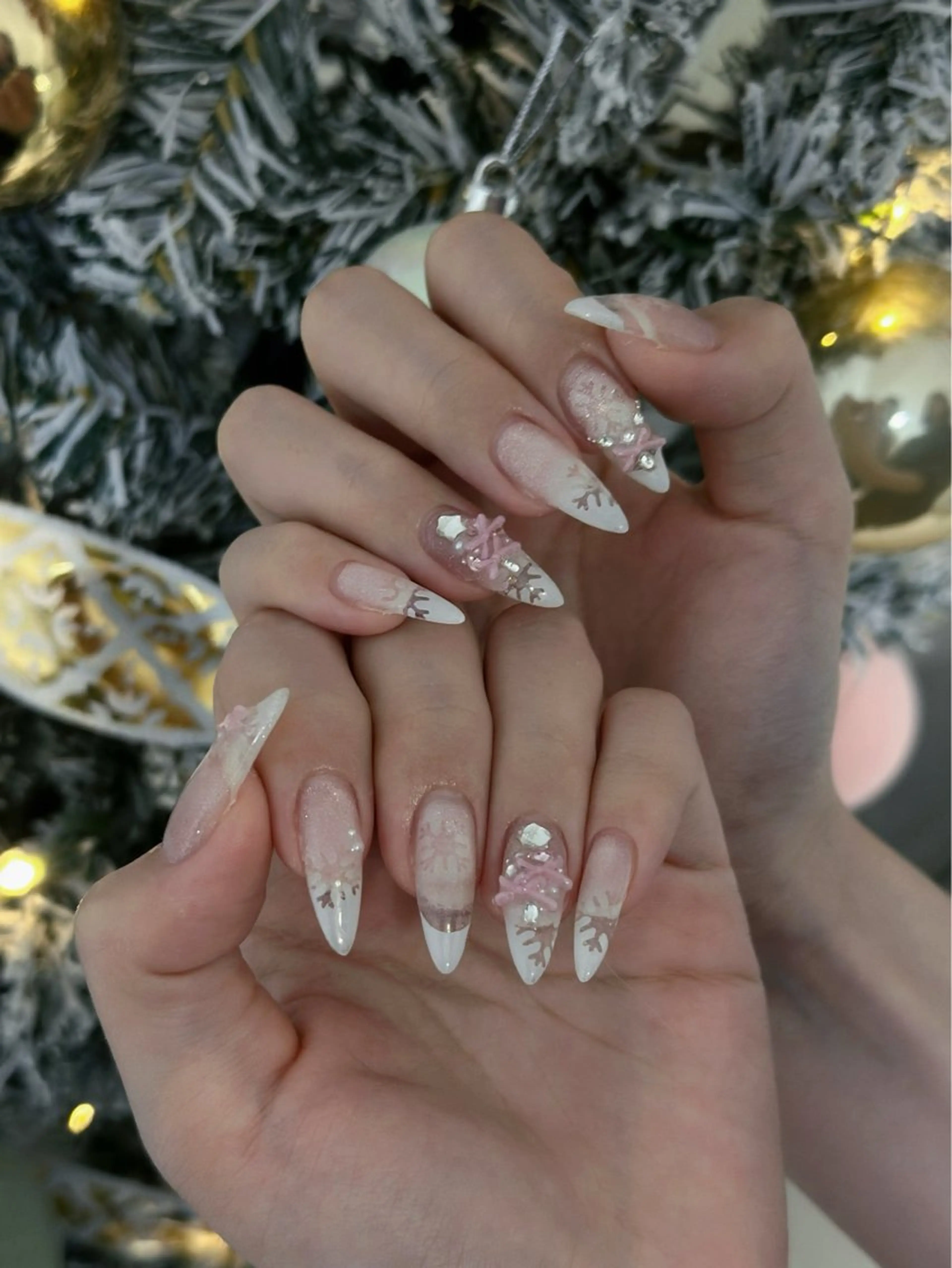 ネイル オーロラネイル ボルドー ブラウン 氷ネイル・うるうるネイル キラキラネイル ハンドネイル Julli ジュリのネイルデザイン