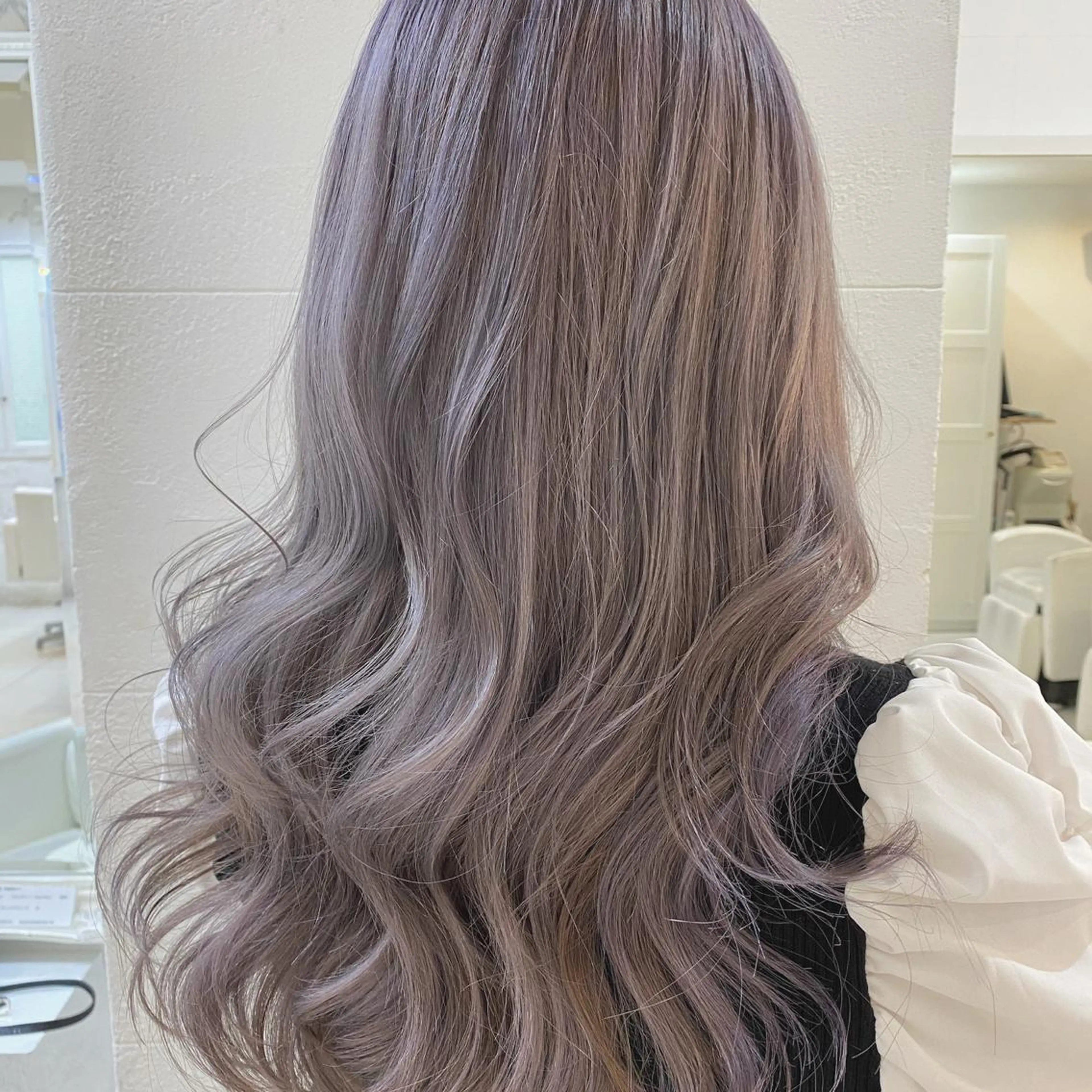 セミロング カラー ヘアアレンジ マツエク・マツパ ブリーチ グレージュ パープルカラー パープルグレージュ Noah's　Ark所属・透明感カラー🫧ヘア セット🫧松本菜月の眉毛・アイブロウイメージ