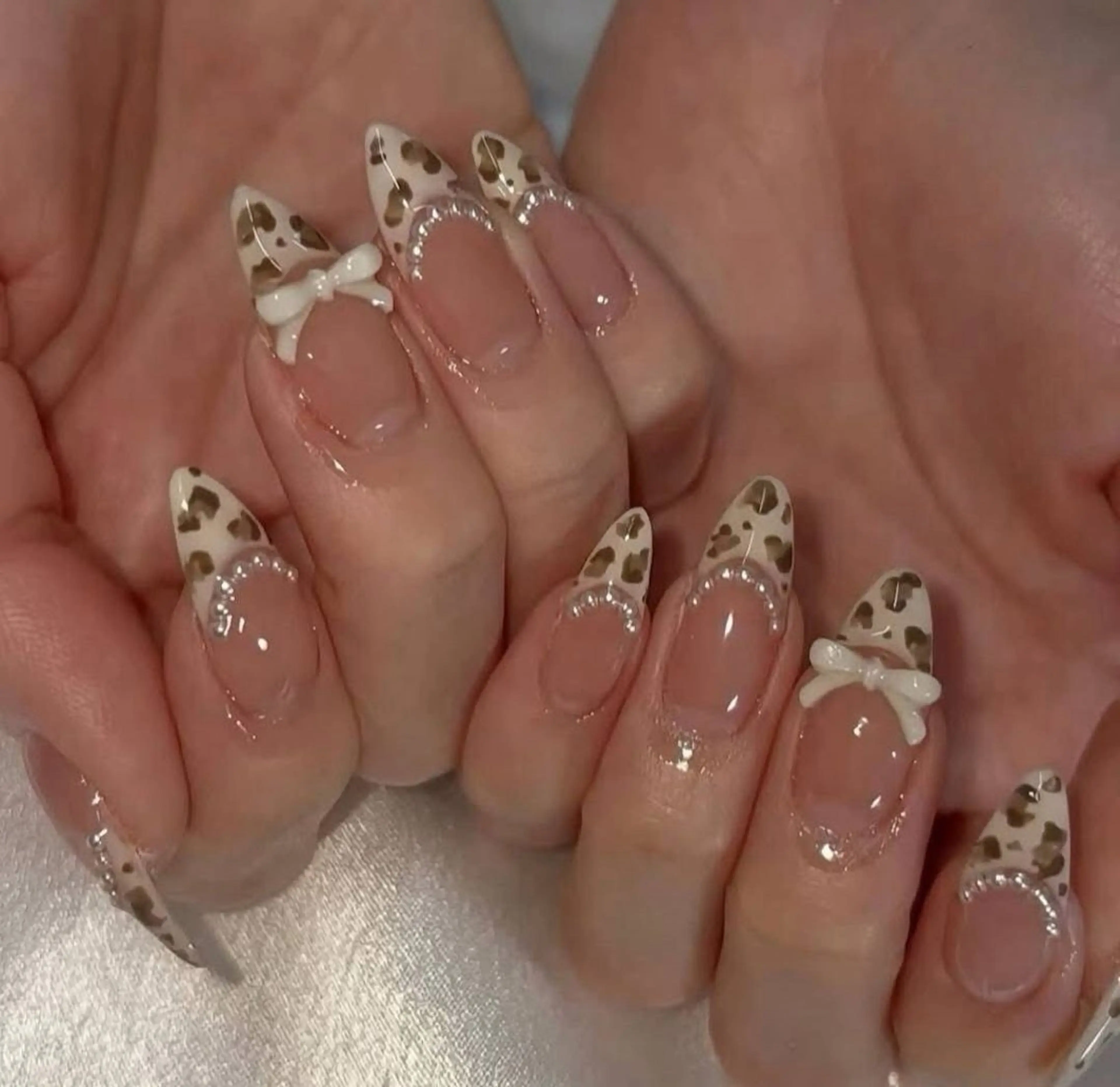 ネイル アートネイル 長さ出し ジェルネイル マグネットネイル ニュアンスネイル ハンドネイル Cloudy Chan Nailのネイルデザイン