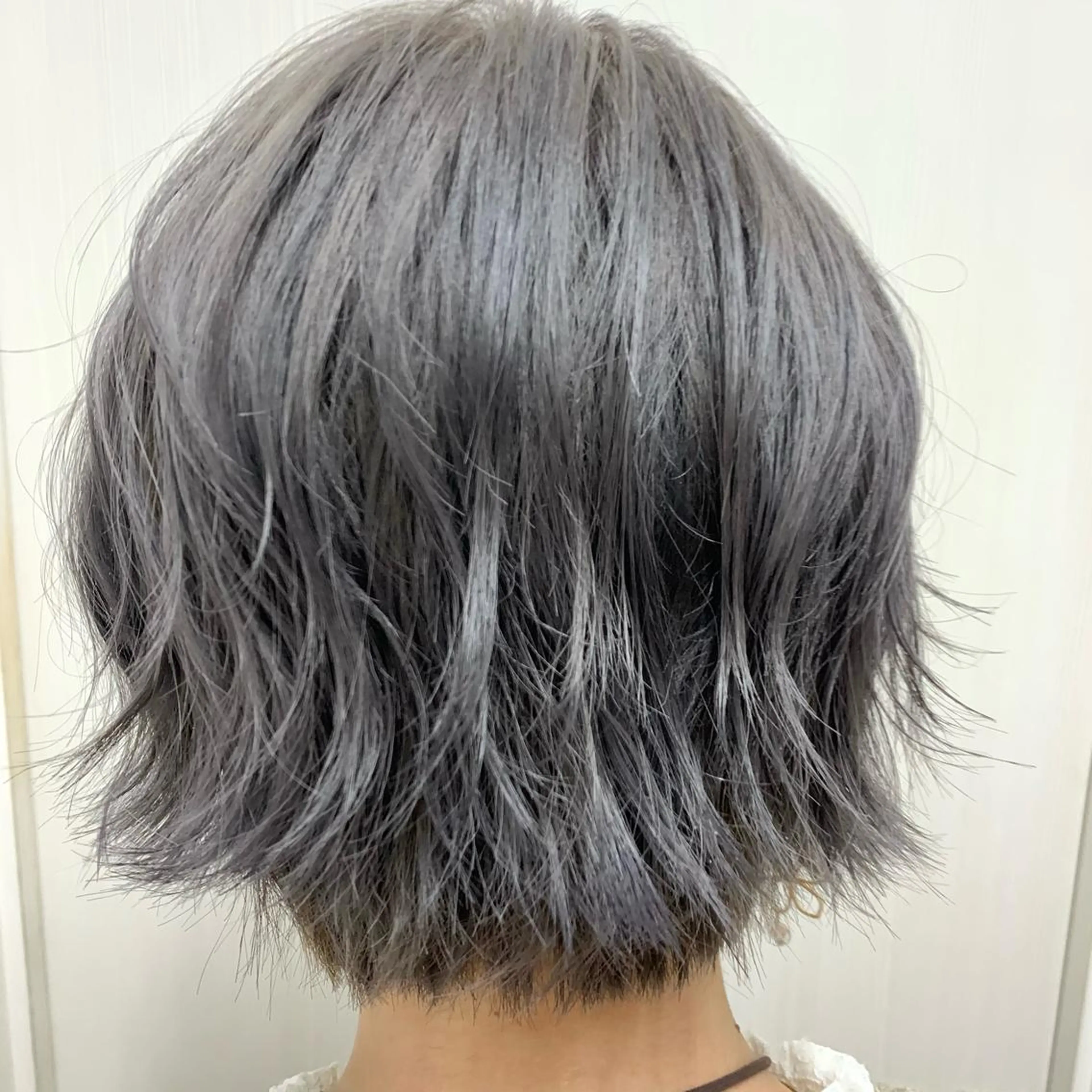 ショート カラー アッシュ ブリーチ 透明感カラー イルミナカラー ショート×カラー 🦊堀米早紀【荻窪】のマツエク・マツパデザイン