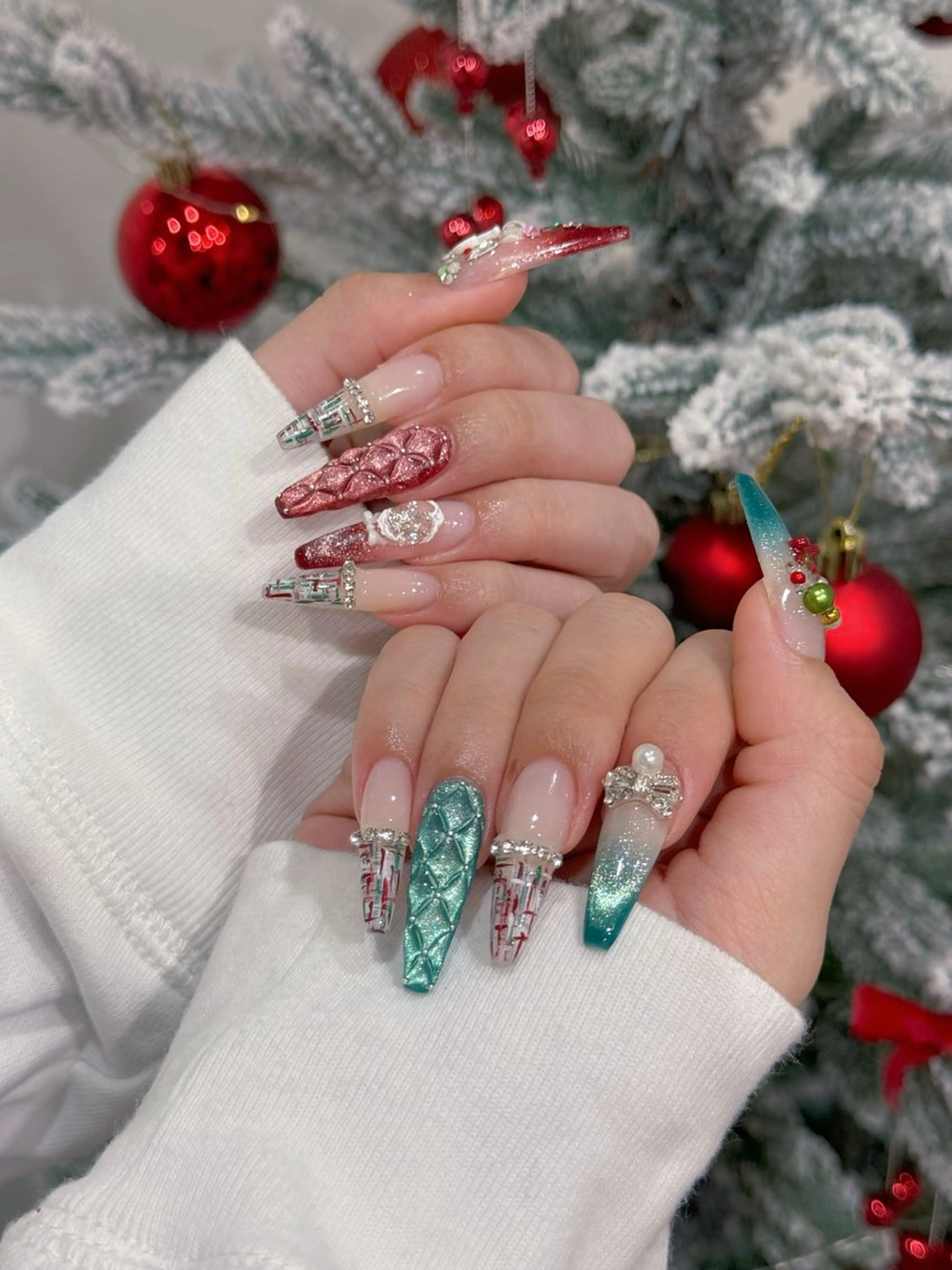 ネイル アニマル柄 ボルドー ブラウン フレンチネイル ゴールド ハンドネイル MILO 168 池袋のネイルデザイン