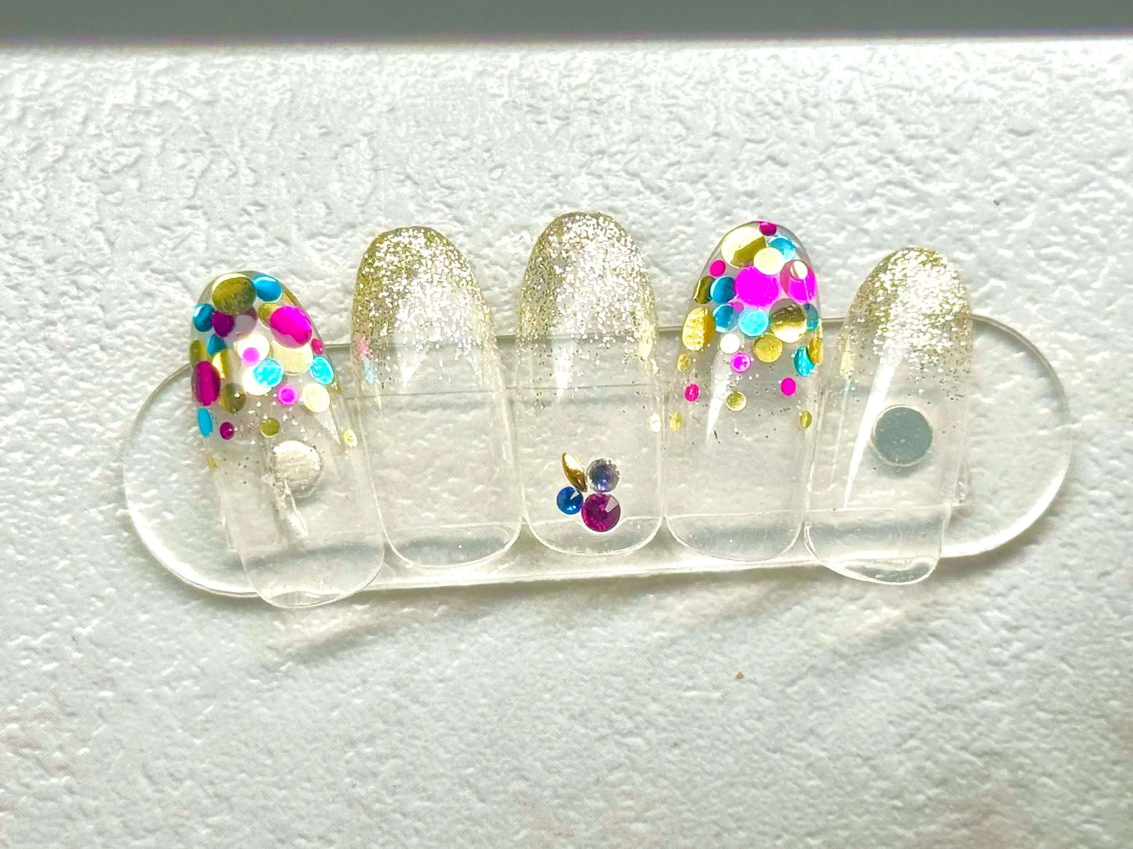 ネイル ゴールド グラデーション ホログラムネイル キラキラネイル ラメ(グリッター) MILImili nailのネイルデザイン