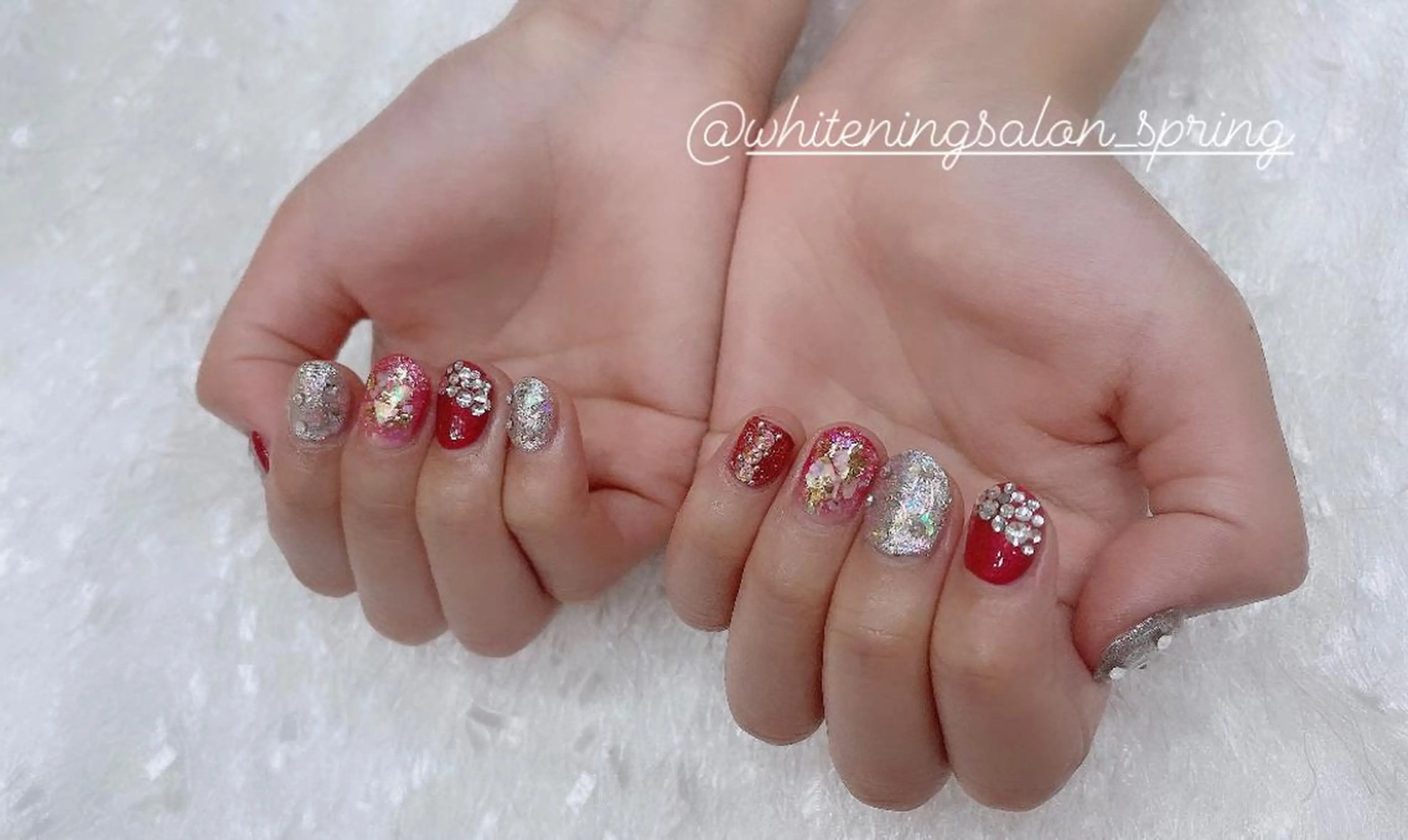 ネイル 赤色 Nakao Hitomiのネイルデザイン