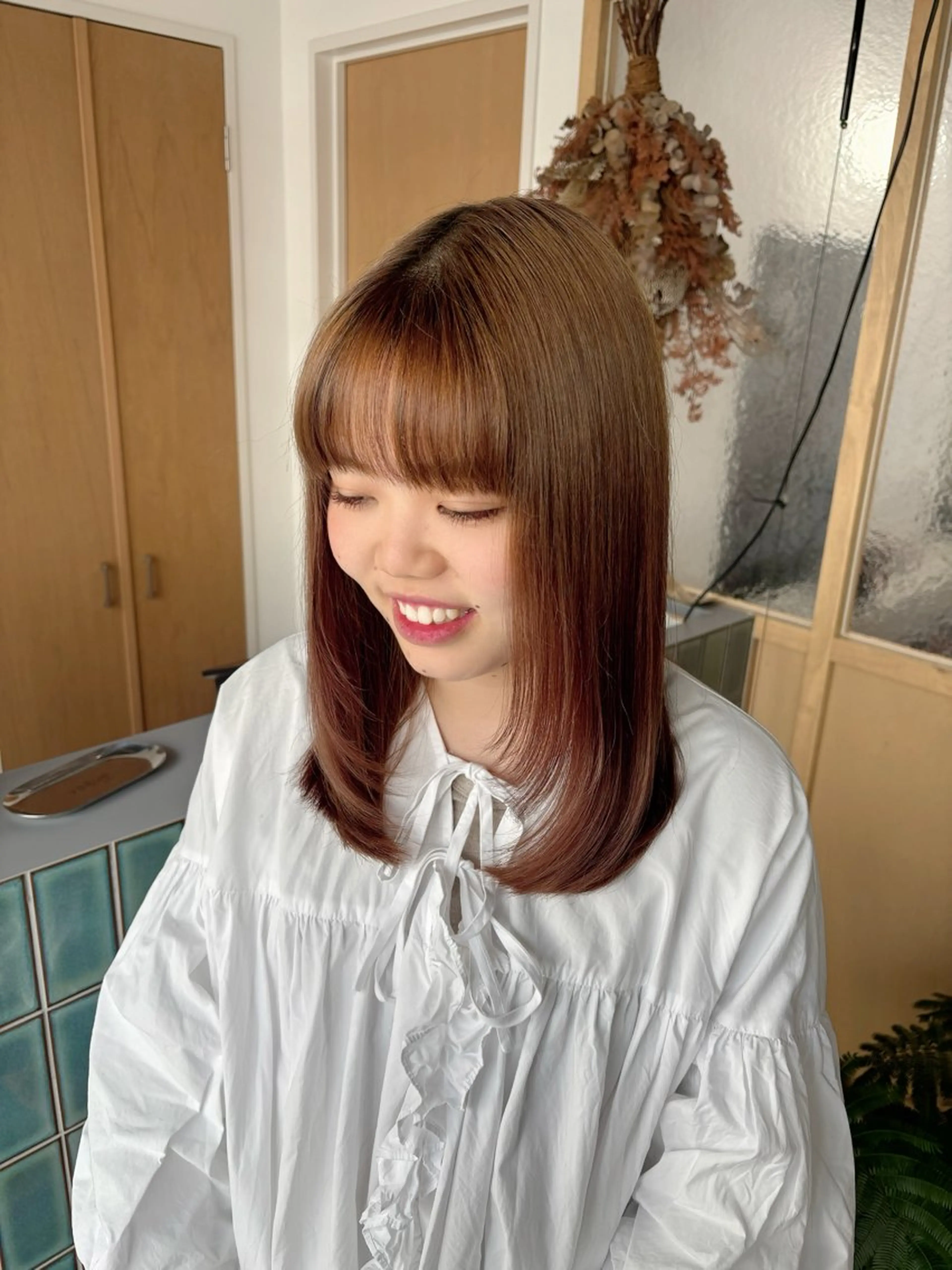 ミディアム 顔周りカット レイヤーカット カット miku カラー／ヘッドスパのヘアスタイル